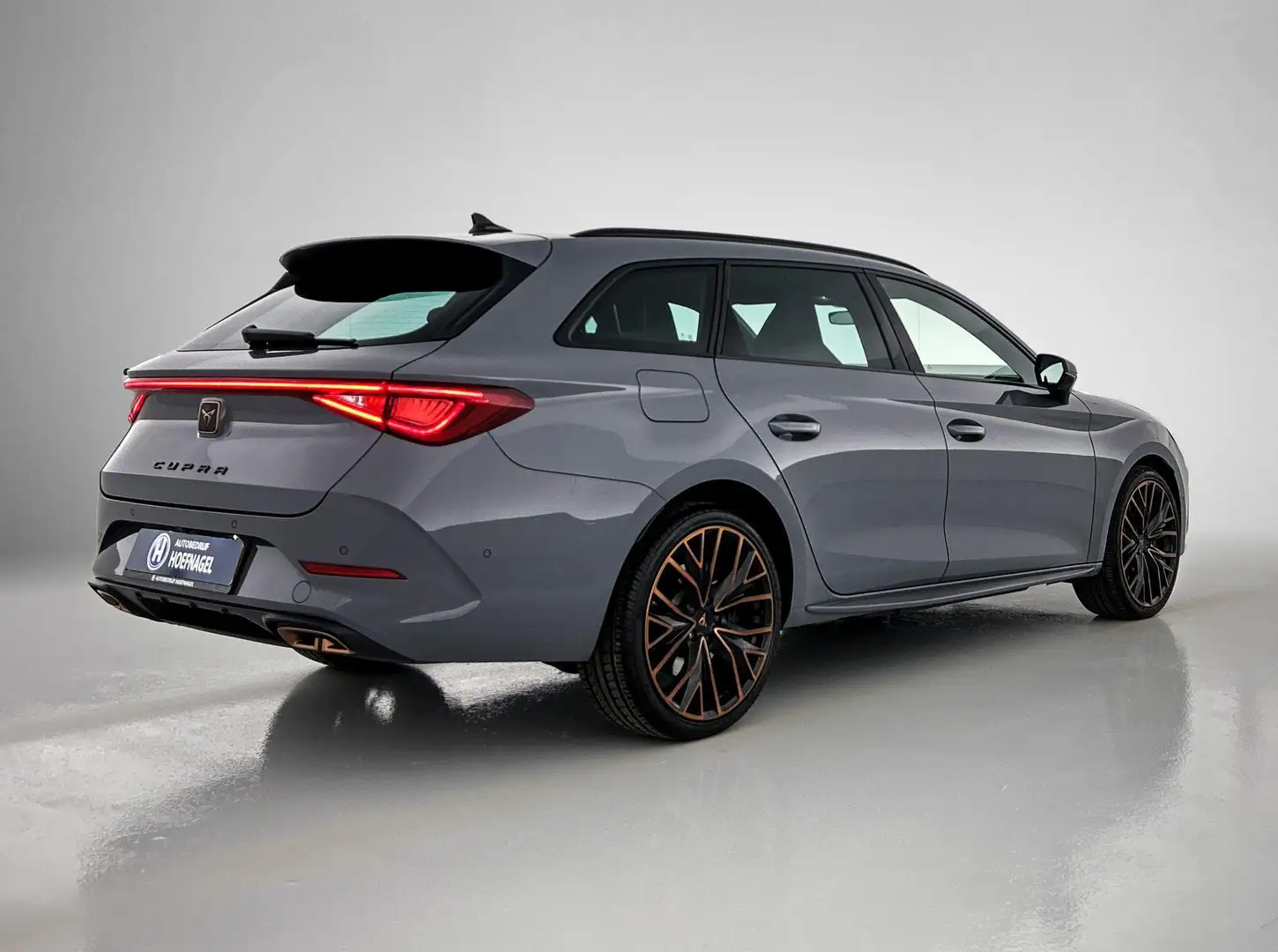 CUPRA Leon Sportstourer 1.4 e-Hybrid VZ Copper Edition Automa Šedá - 2