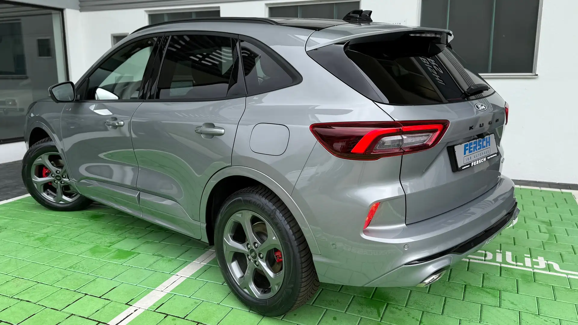 Ford Kuga Hybrid ST-Line X FHEV 4x4 Autom. SYNC 4 Panodach Silber - 2