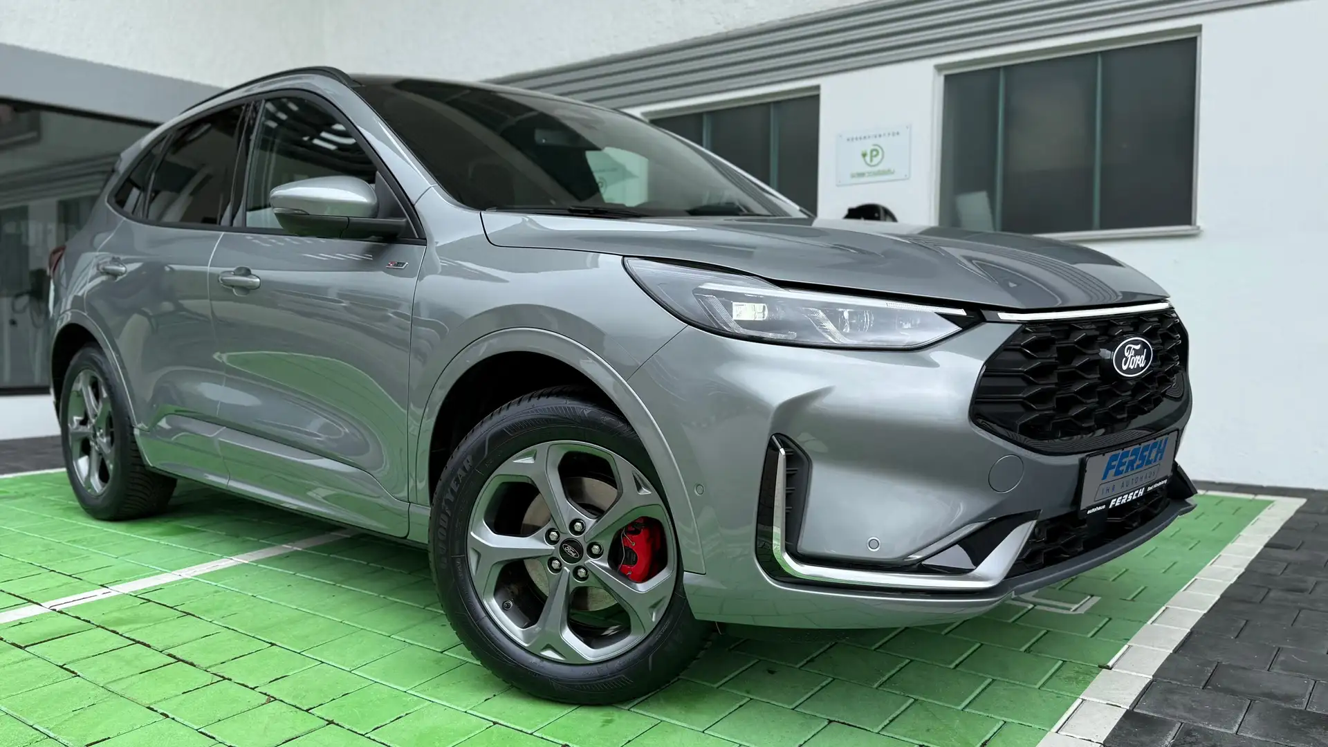 Ford Kuga Hybrid ST-Line X FHEV 4x4 Autom. SYNC 4 Panodach Silber - 1