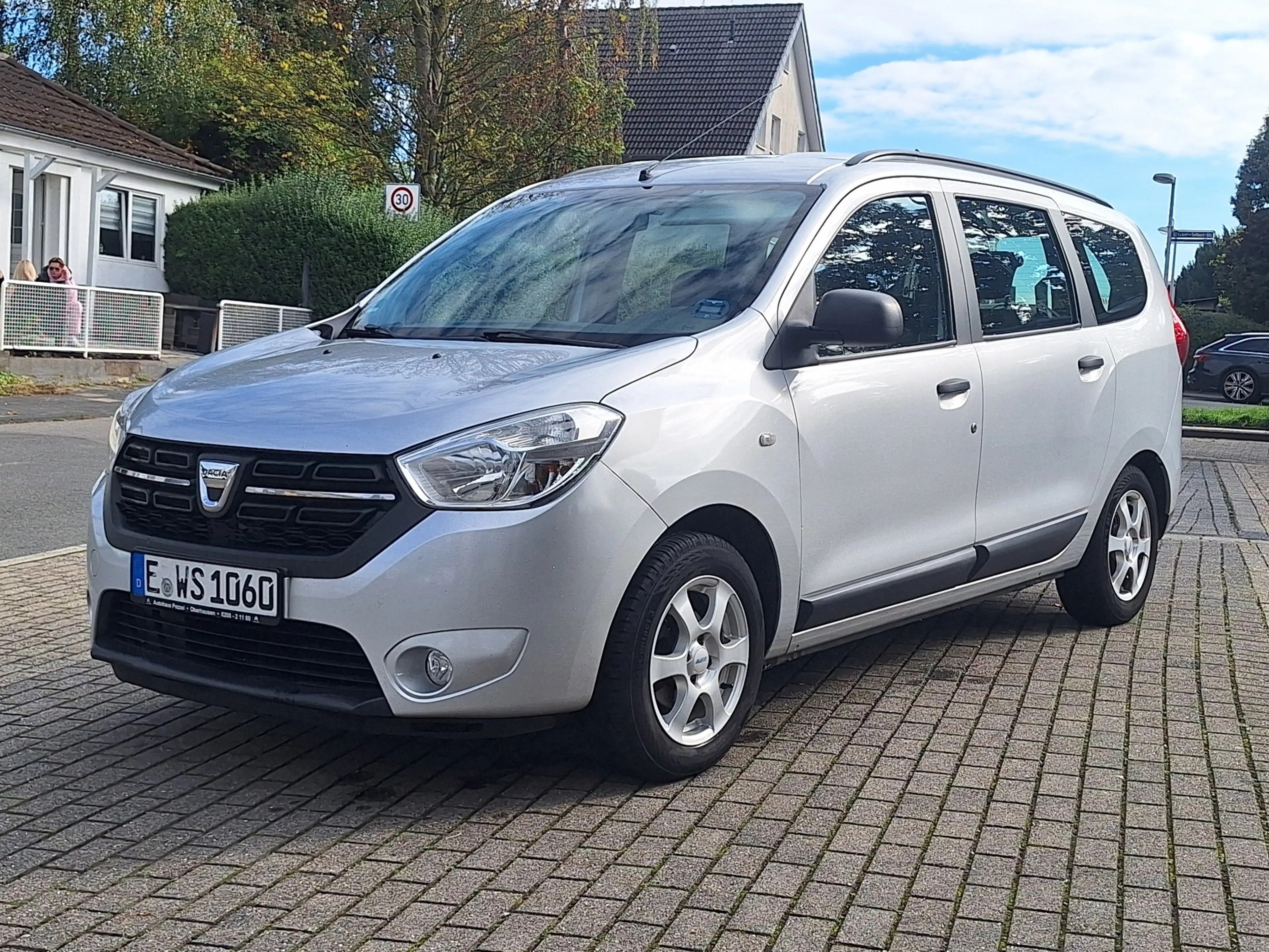 Dacia Lodgy Lodgy SCe 100 Essentiel 7 Sitze Klima Scheckheft!!