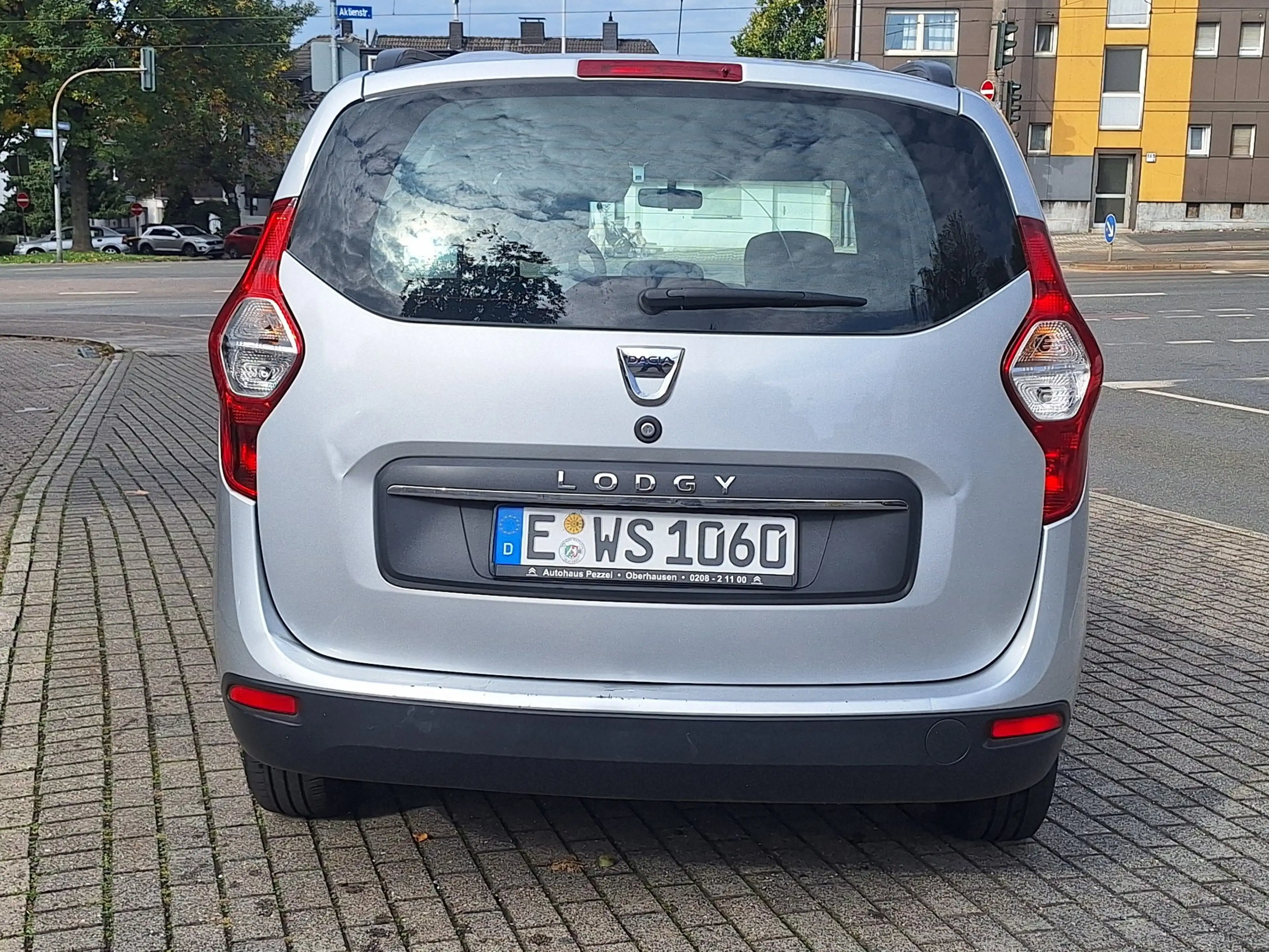 Dacia Lodgy Lodgy SCe 100 Essentiel 7 Sitze Klima Scheckheft!! — photo 7