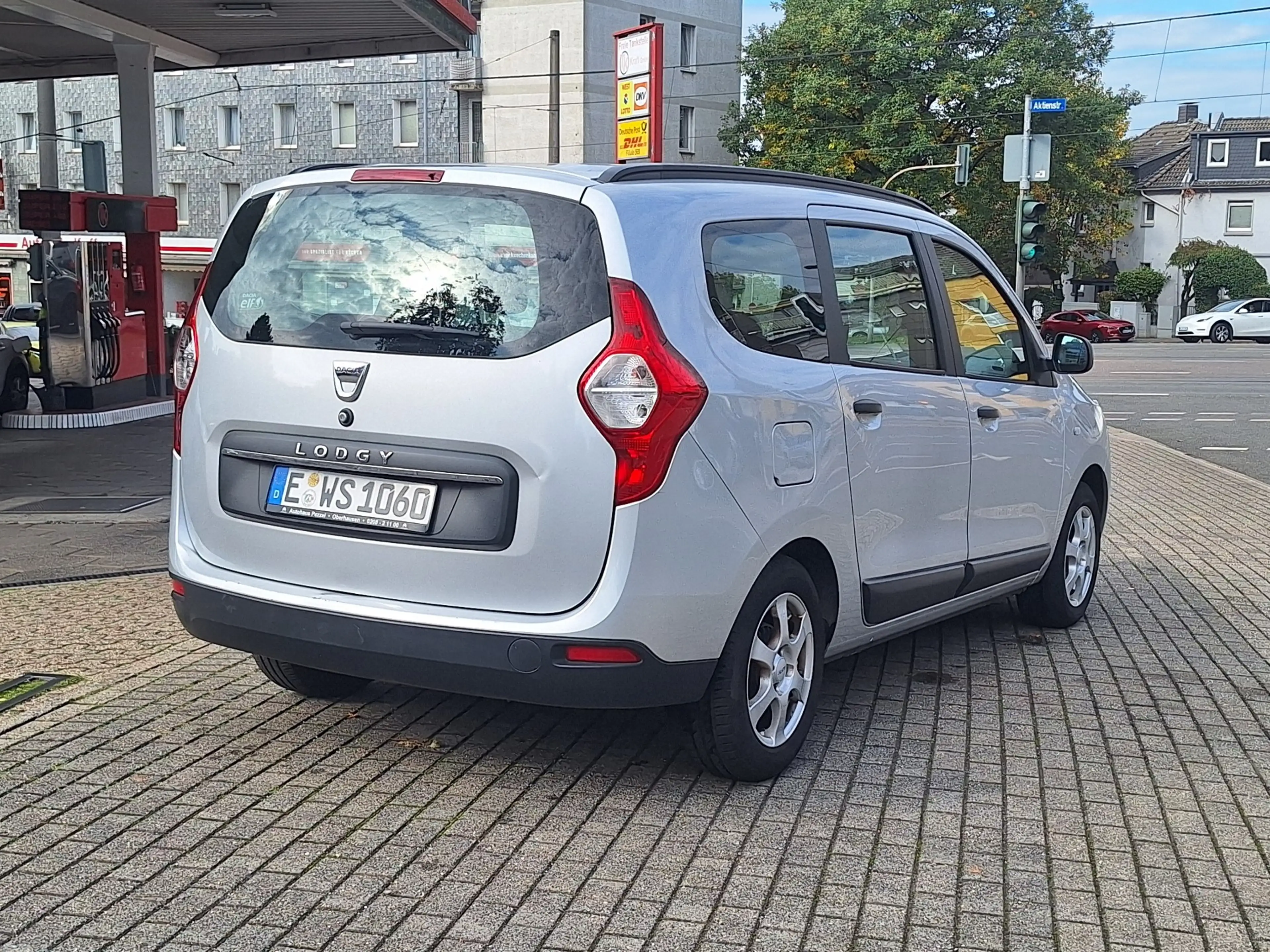 Dacia Lodgy Lodgy SCe 100 Essentiel 7 Sitze Klima Scheckheft!! — photo 6