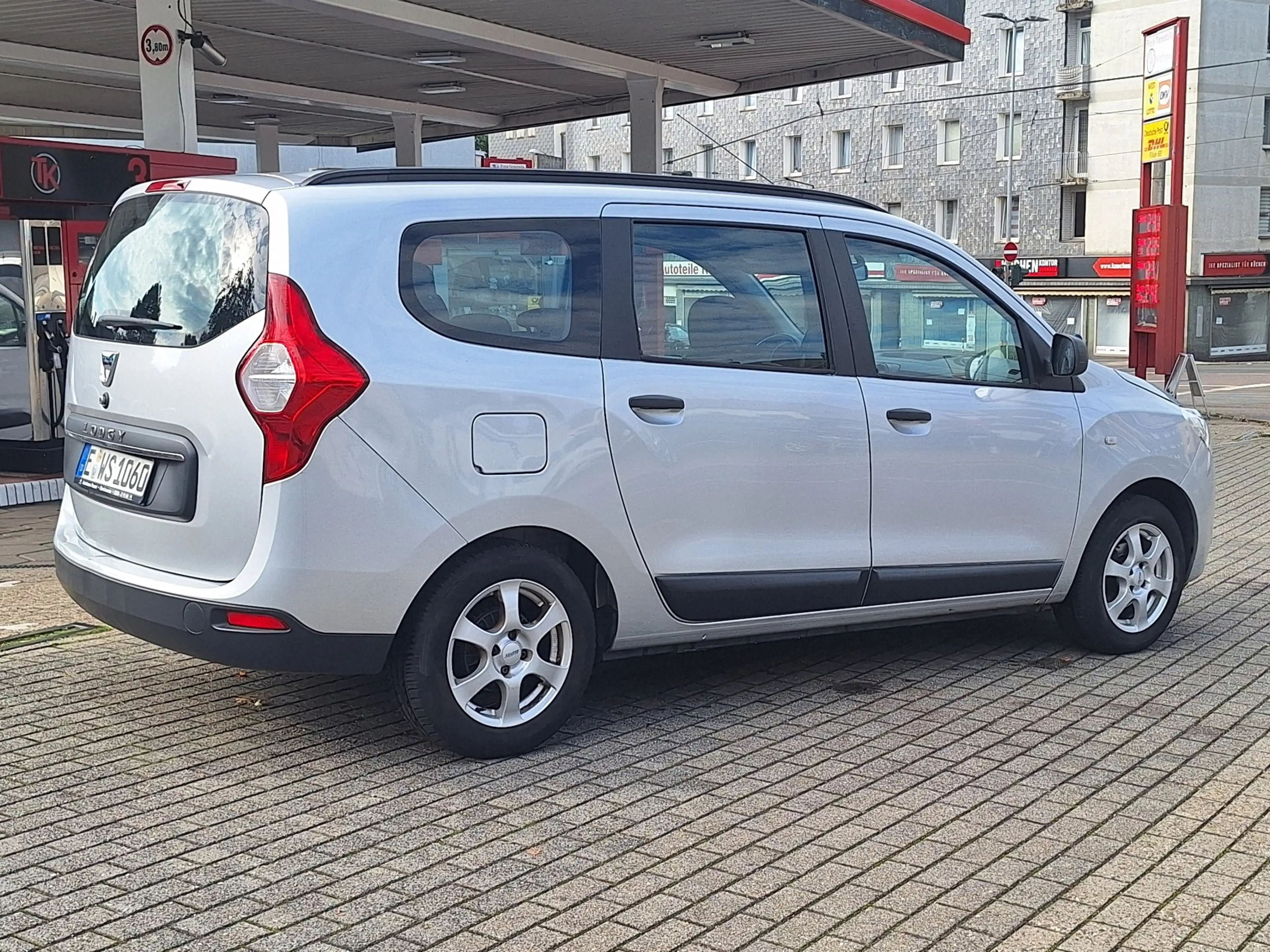 Dacia Lodgy Lodgy SCe 100 Essentiel 7 Sitze Klima Scheckheft!! — photo 5