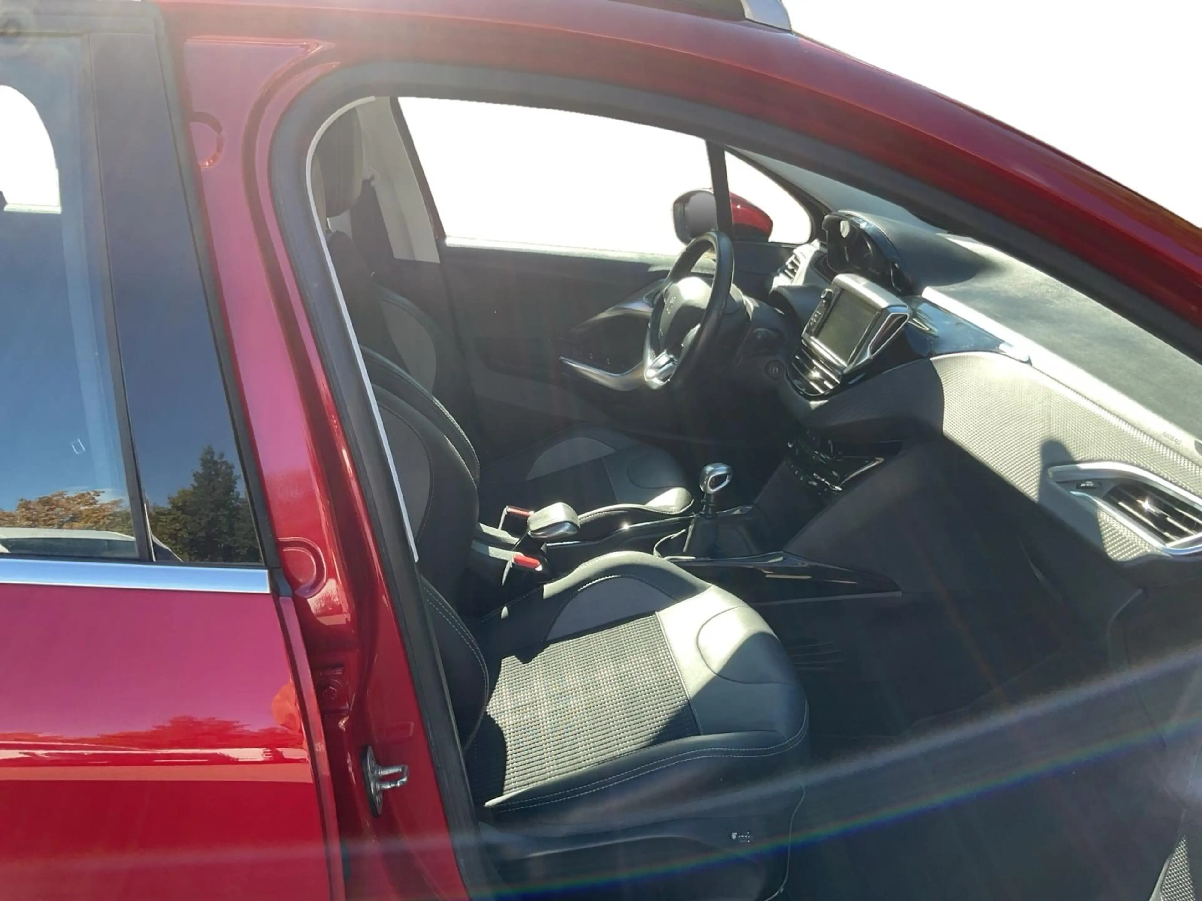 Peugeot 2008 Allure Purtech 130 — photo 15