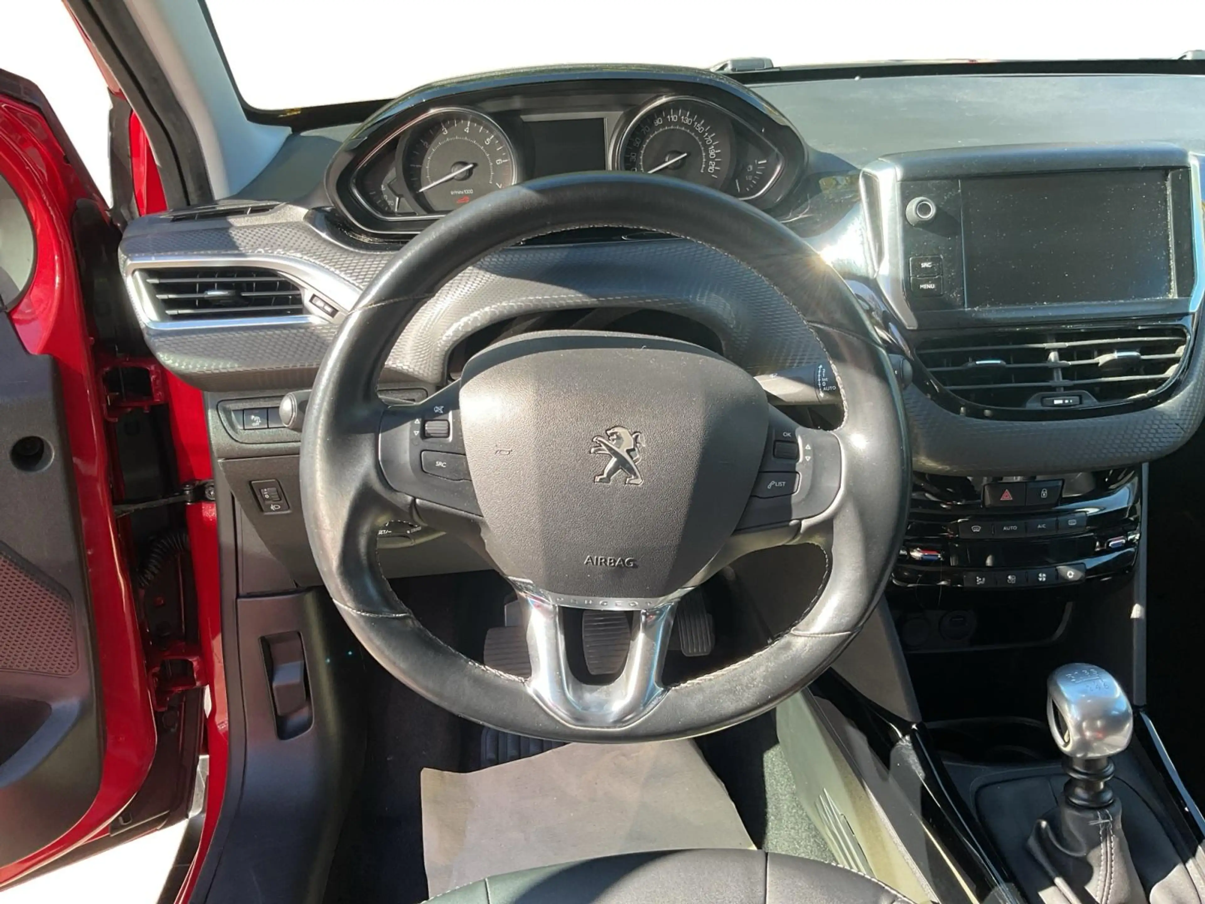 Peugeot 2008 Allure Purtech 130 — photo 13
