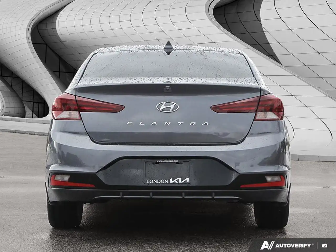 Hyundai ELANTRA снимка Hyundai ELANTRA