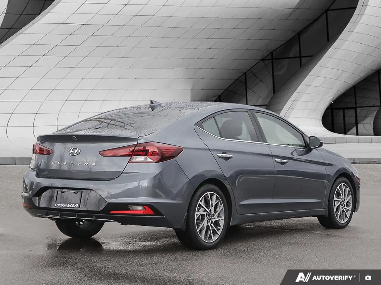 Hyundai ELANTRA снимка Hyundai ELANTRA