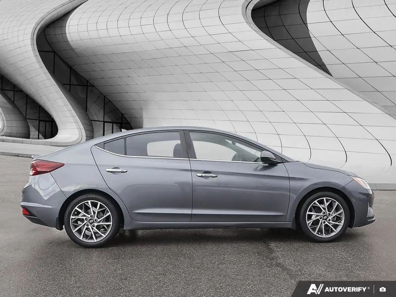 Hyundai ELANTRA снимка Hyundai ELANTRA