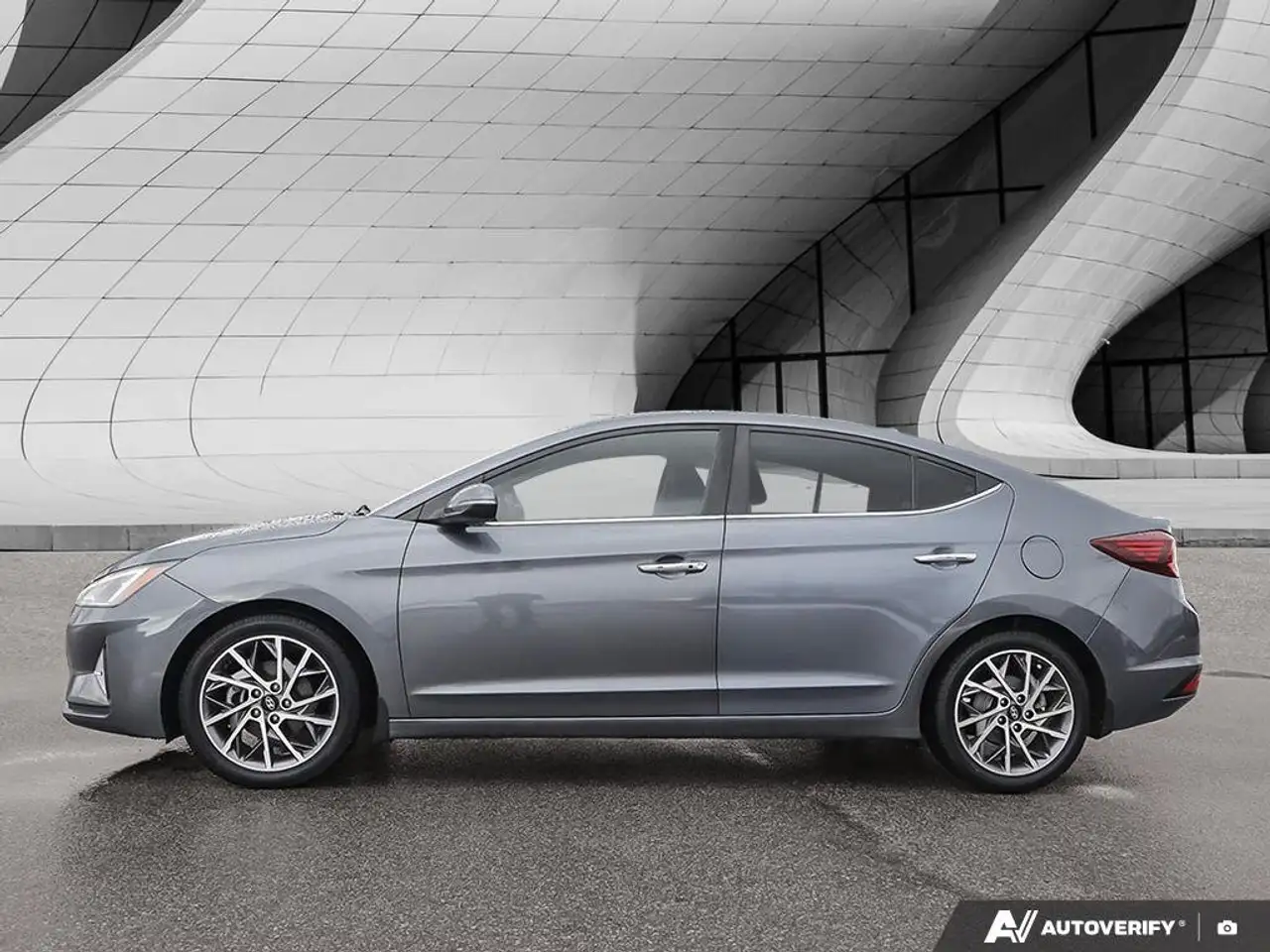 Hyundai ELANTRA снимка Hyundai ELANTRA