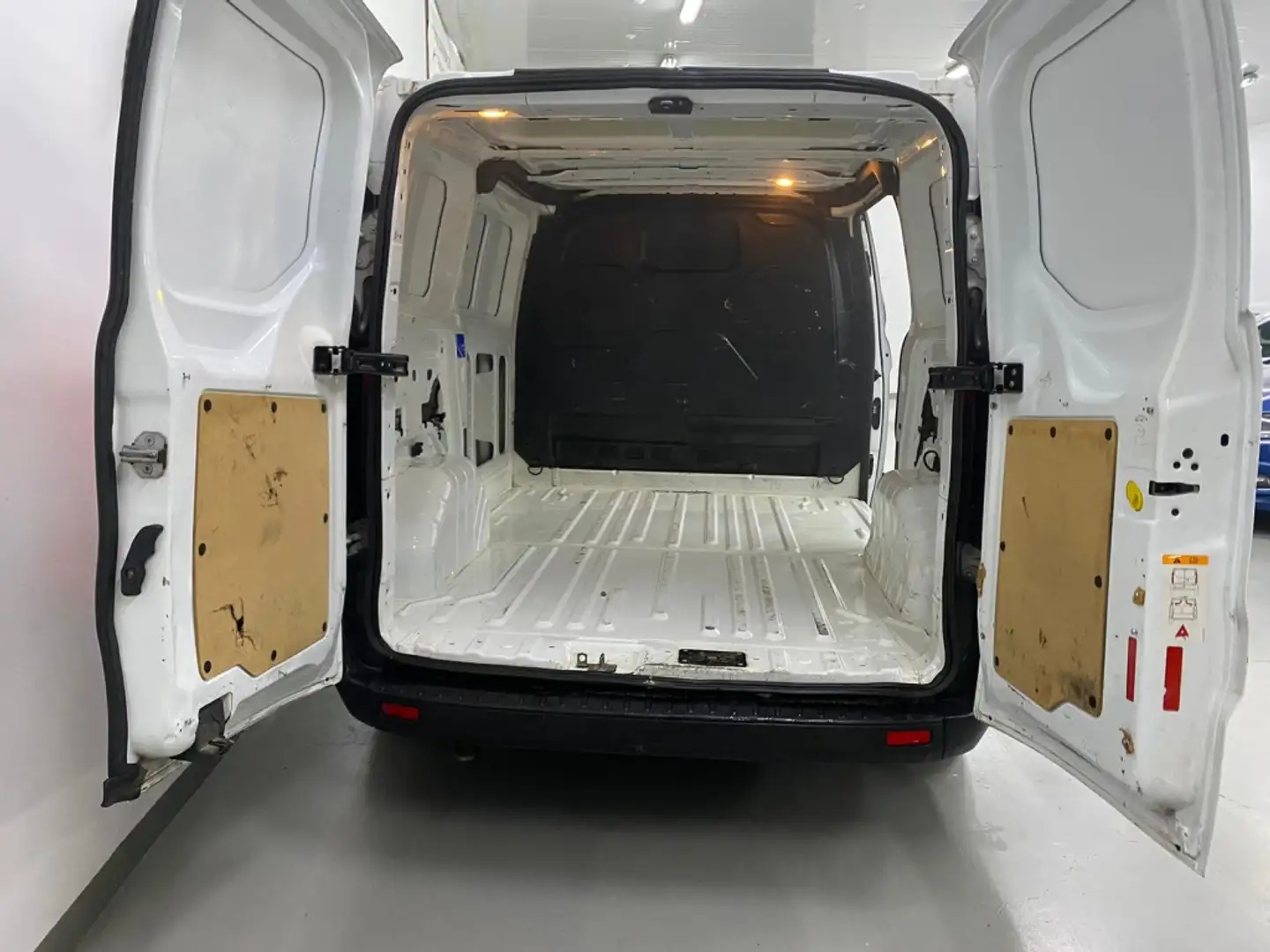 Ford Transit Custom FT 260 L1 Van Ambiente 105 Blanco - 2
