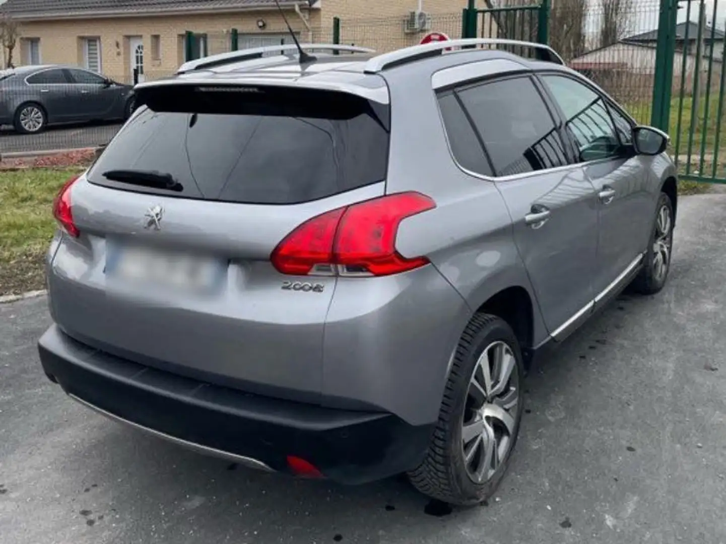 Peugeot 2008 1.6+VTi+120ch+BVM5+Féline+Titane Gris - 2