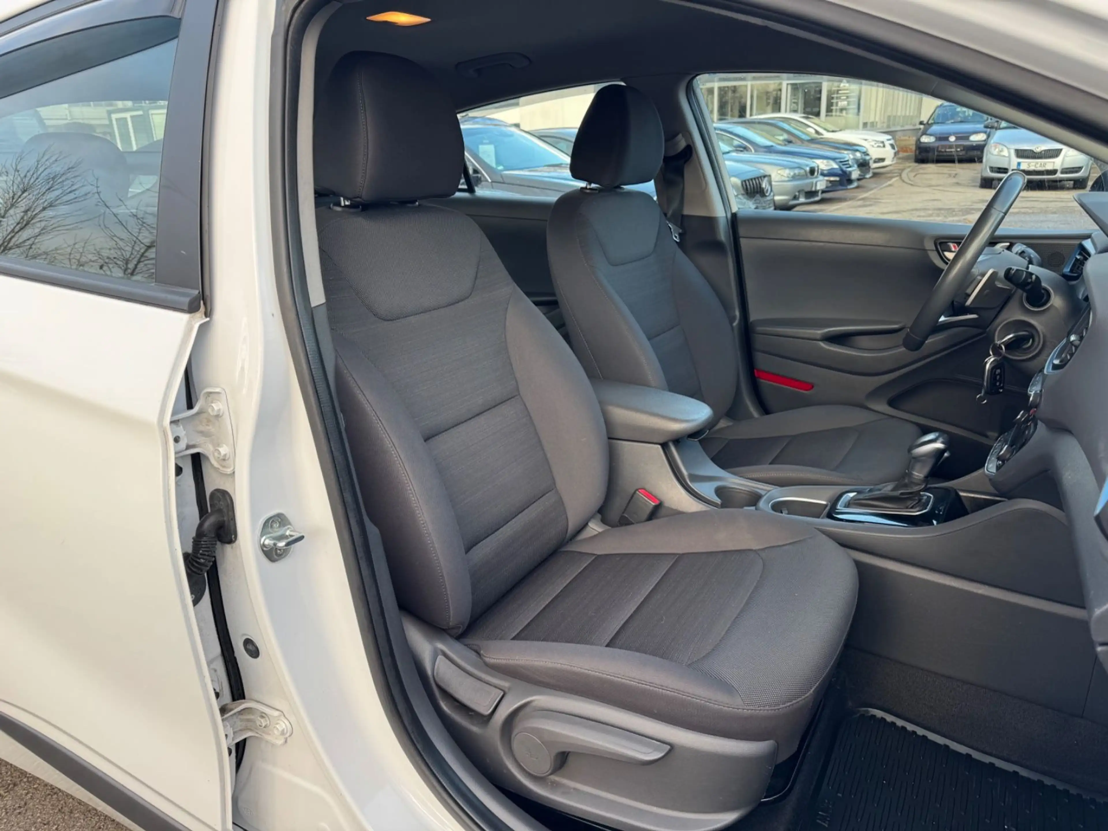 Hyundai IONIQ Ioniq Benzin Hybrid Aut Kamera — photo 15
