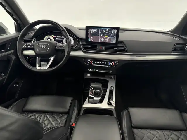 Audi Q5 view 2