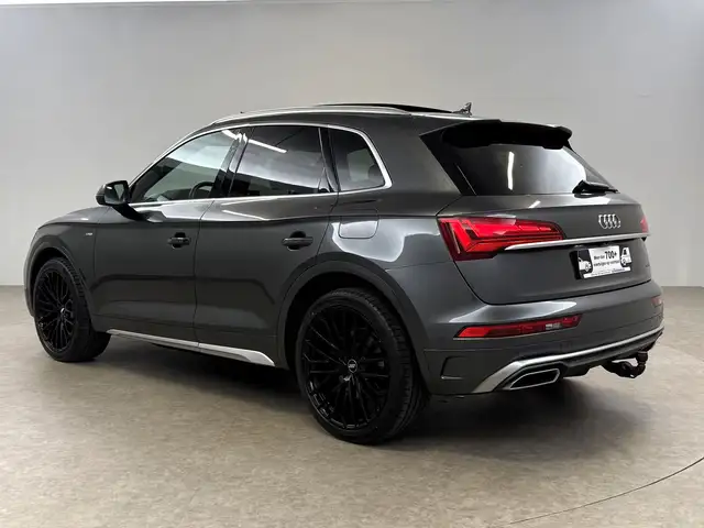 Audi Q5 view 3