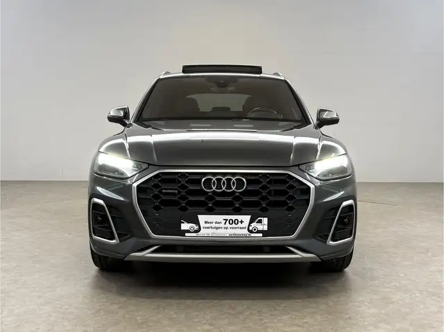 Audi Q5 view 8