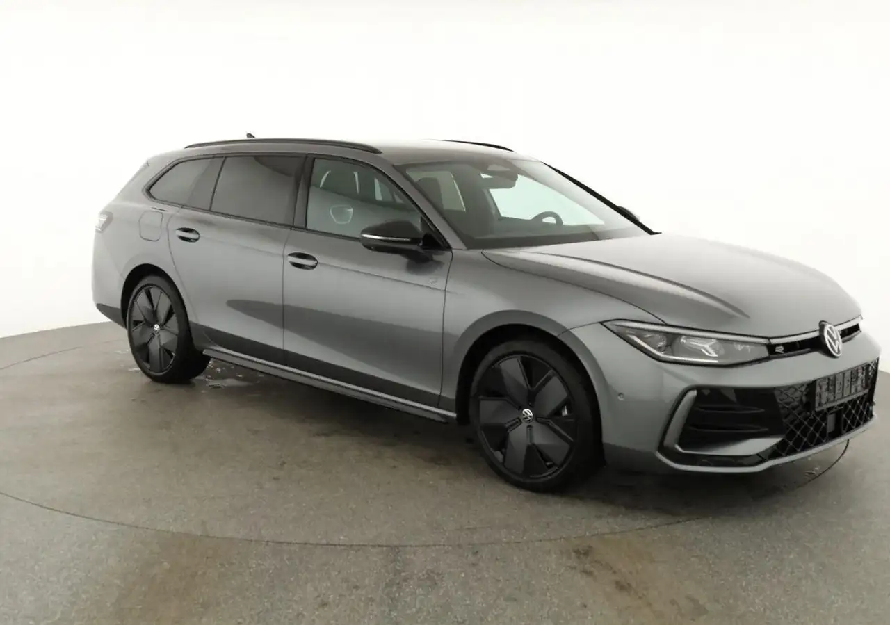 Volkswagen Passat Variant 2.0 TDI 142 kW 4Motion R-Line DSG 4M Black, AHK...