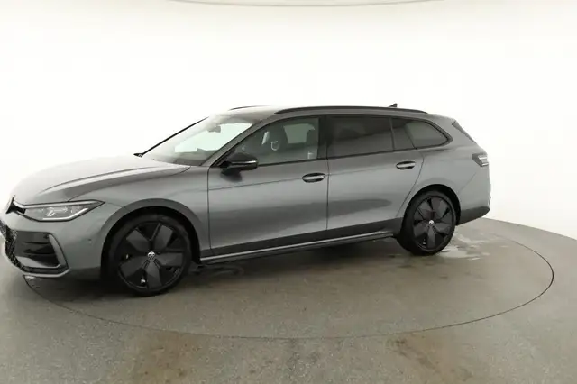 Volkswagen Passat Variant 2.0 TDI 142 kW 4Motion R-Line DSG 4M Black, AHK... Ansicht 32