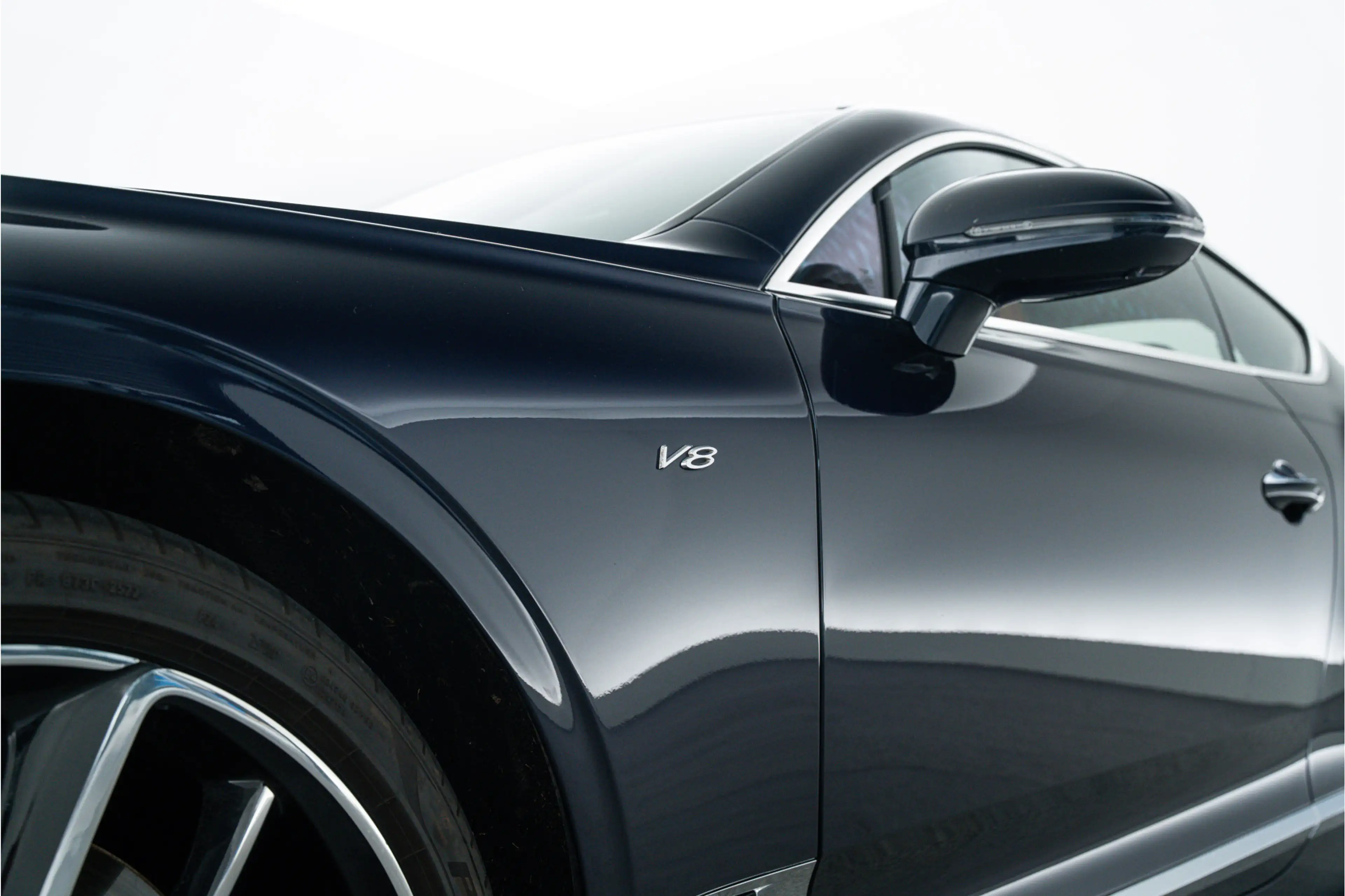 Bentley Continental GT V8 MY2020 — photo 14