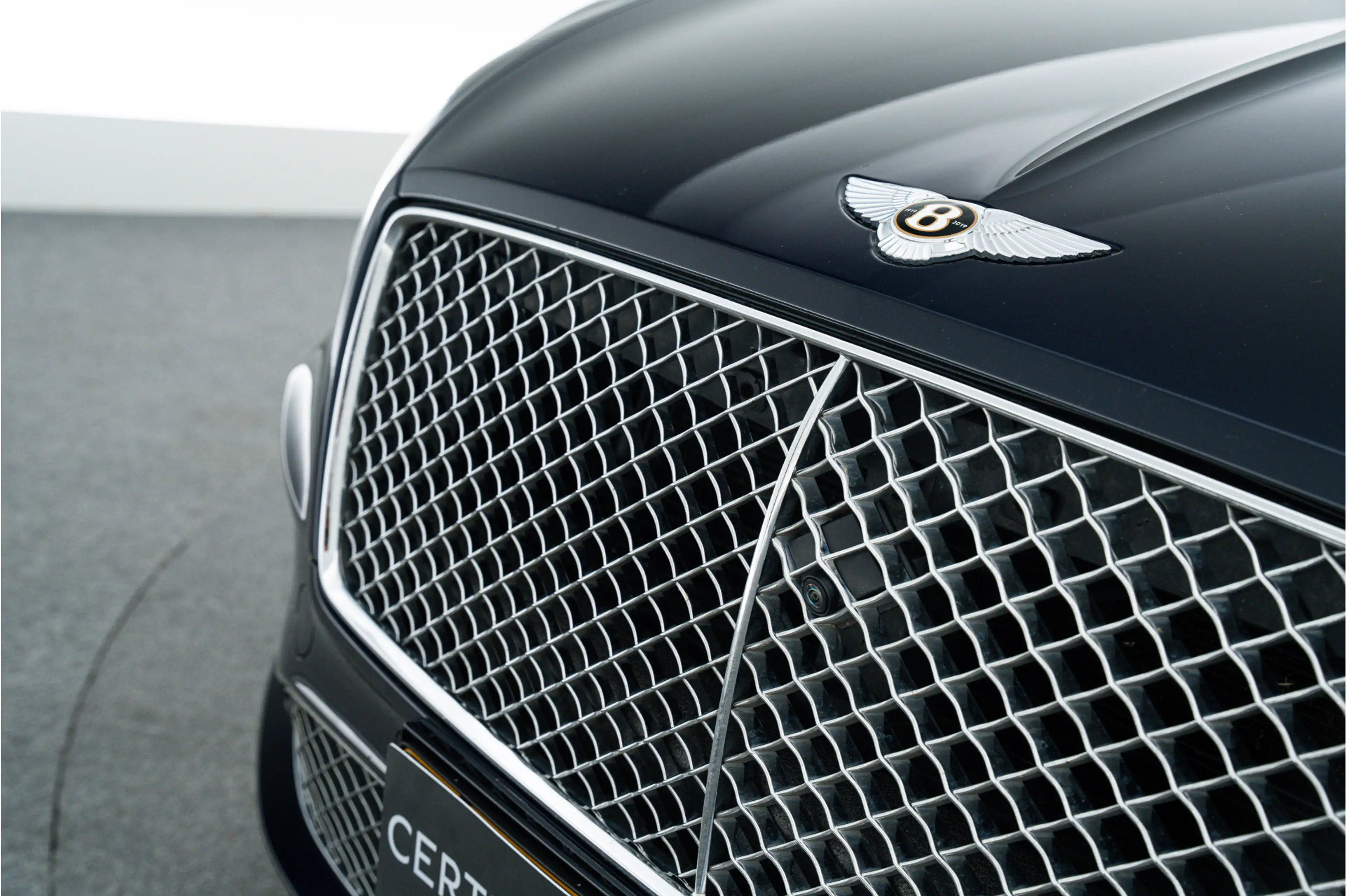 Bentley Continental GT V8 MY2020 — photo 13