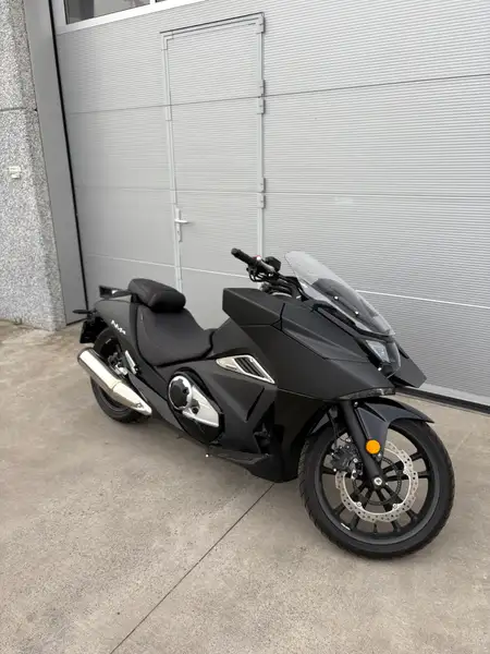 Honda NM4 Vultus - foto 2