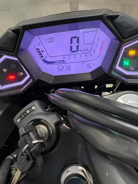 Honda NM4 Vultus - foto 8