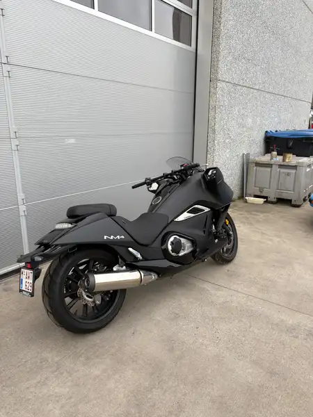 Honda NM4 Vultus - foto 5