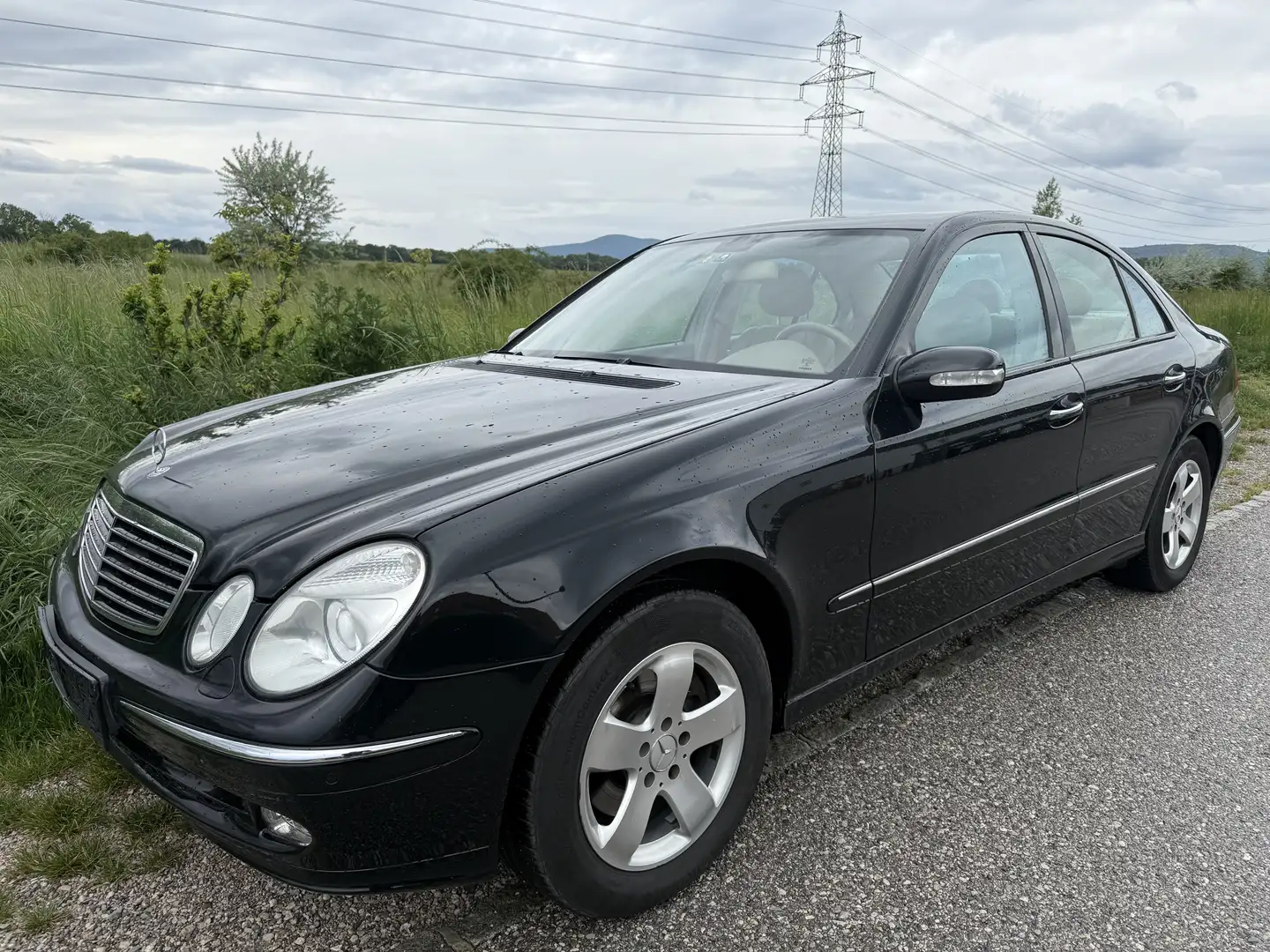 Mercedes-Benz E 320 Avantgarde 4MATIC Aut. Navi Sd Neuer Lack Leder Schwarz - 1