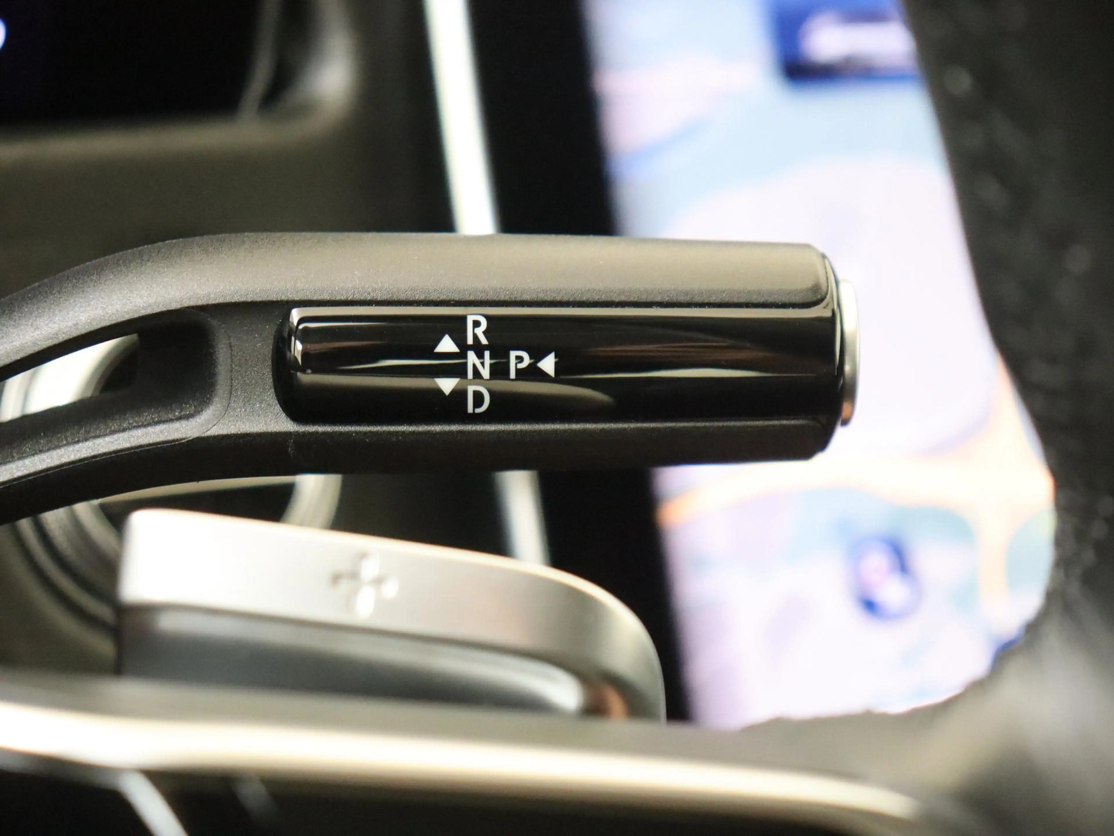 Mercedes-Benz E 300 e Luxury Line — photo 14