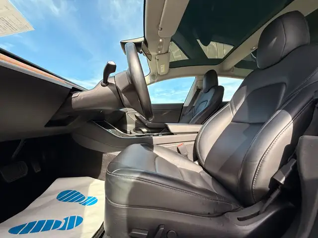 Tesla Model 3 view 9