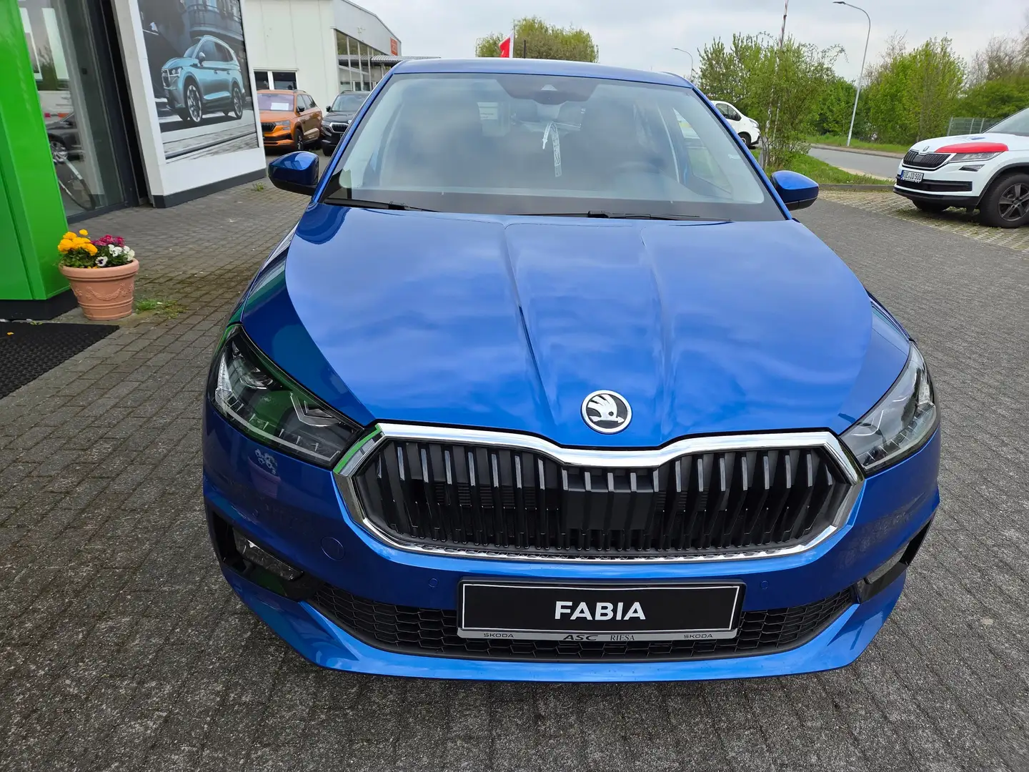 Skoda Fabia Tour 1.0 TSI 70 kW 5-Gang/SHZ/PDC/RFK/Klima Blau - 2