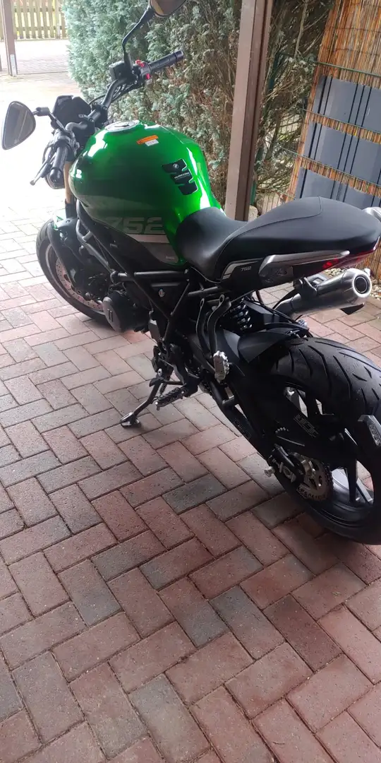Benelli 752 S Grün - 2