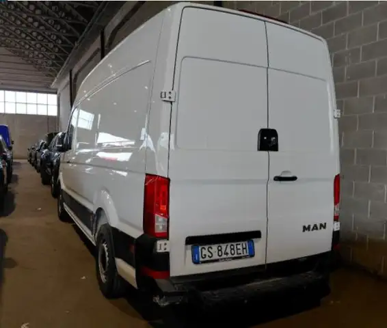 Volkswagen Crafter view 2