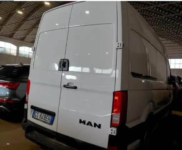Volkswagen Crafter view 4