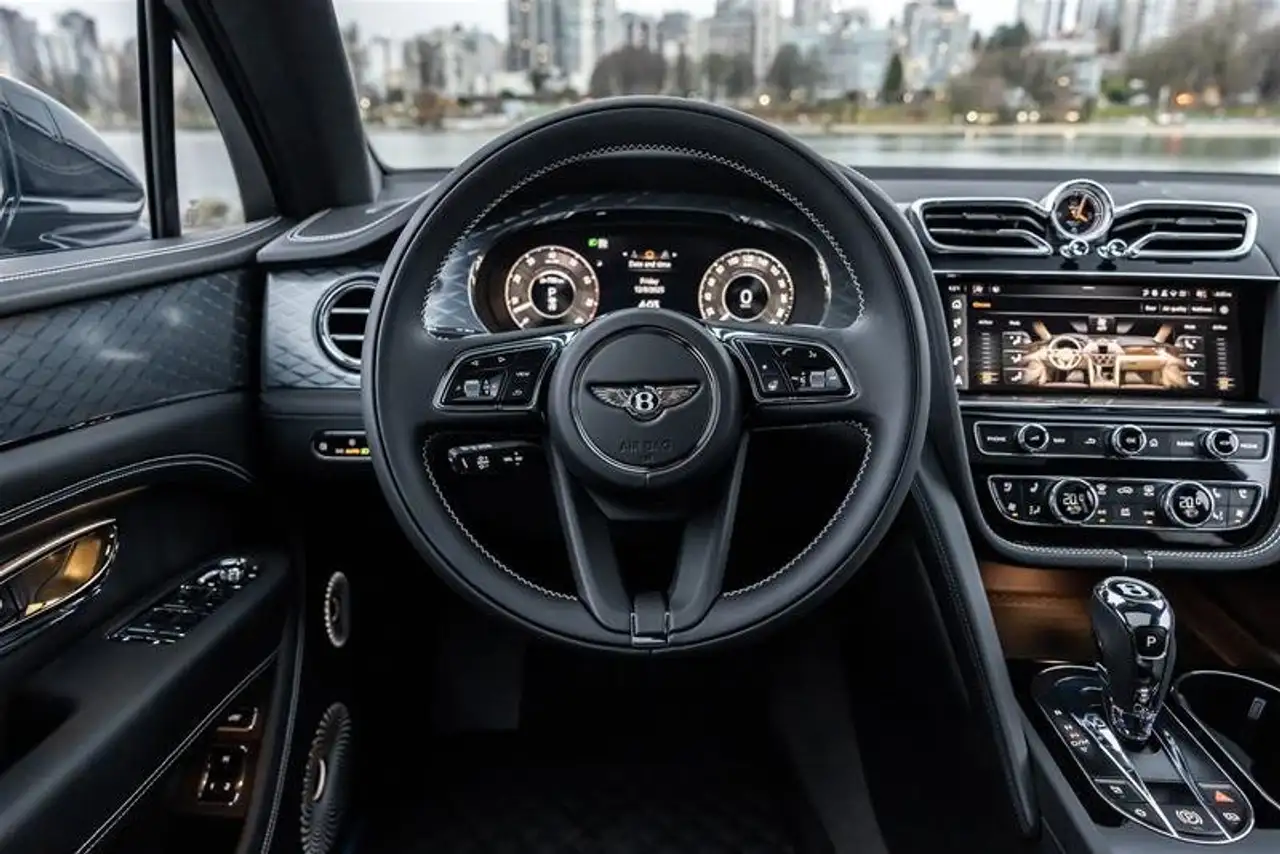 Bentley Bentayga снимка Bentley Bentayga