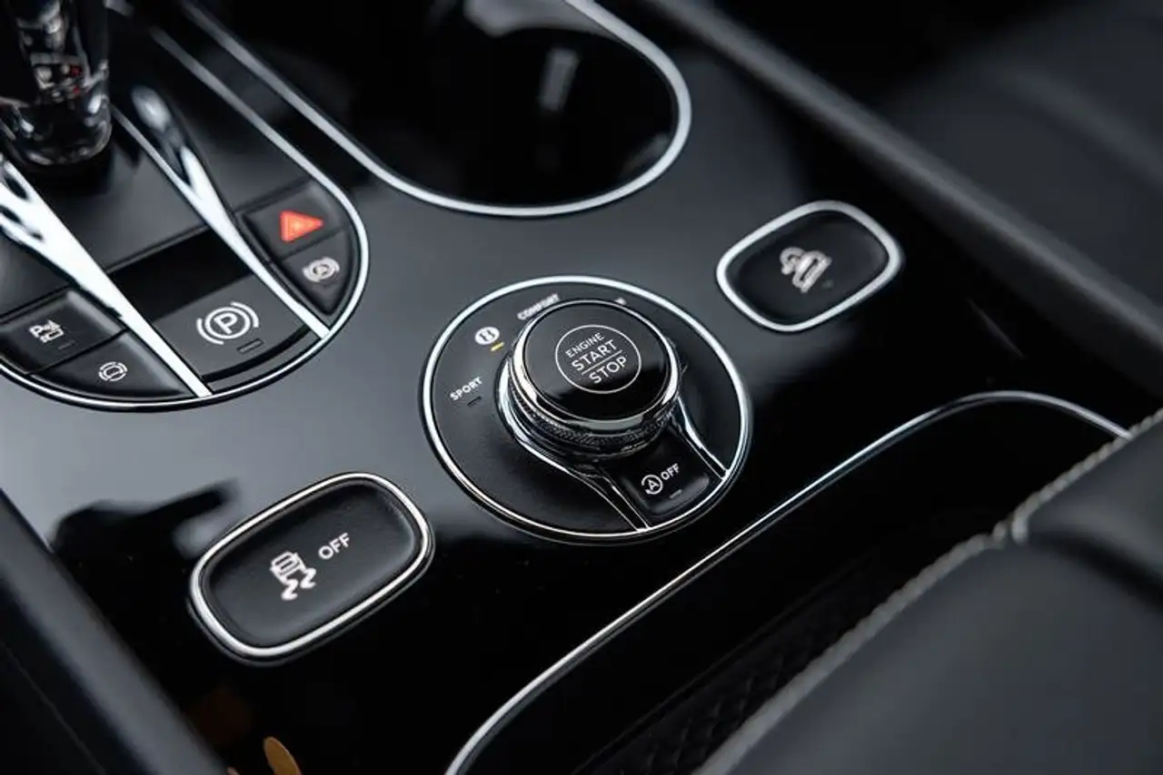 Bentley Bentayga снимка Bentley Bentayga