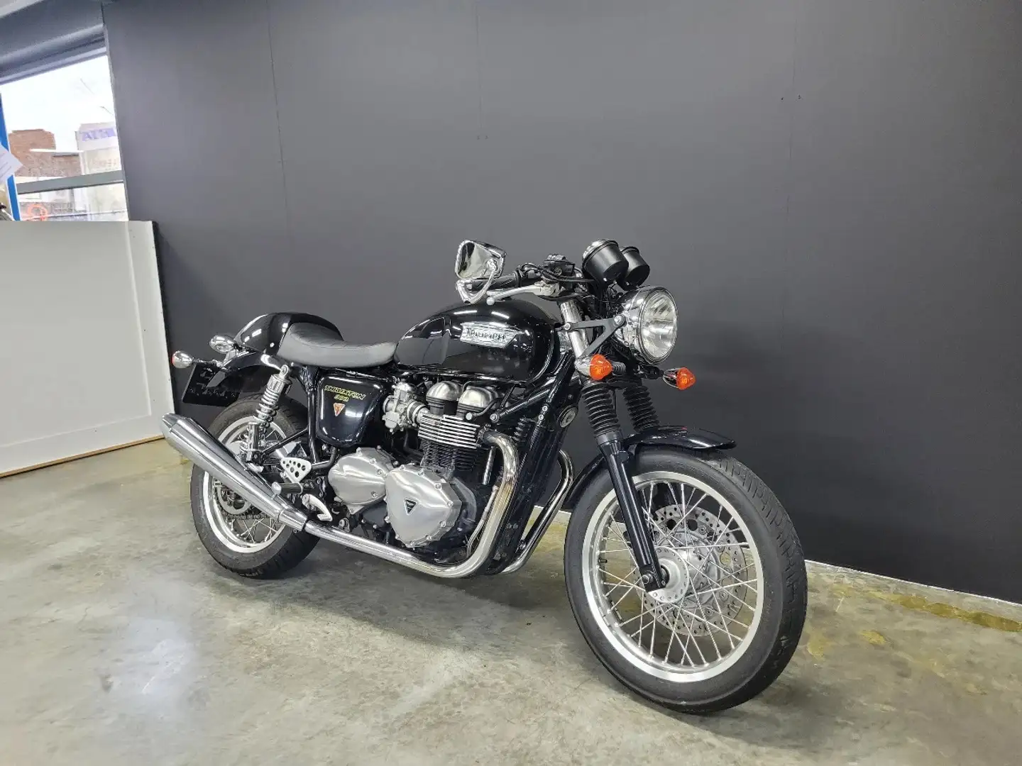 Triumph Thruxton 900 - 1