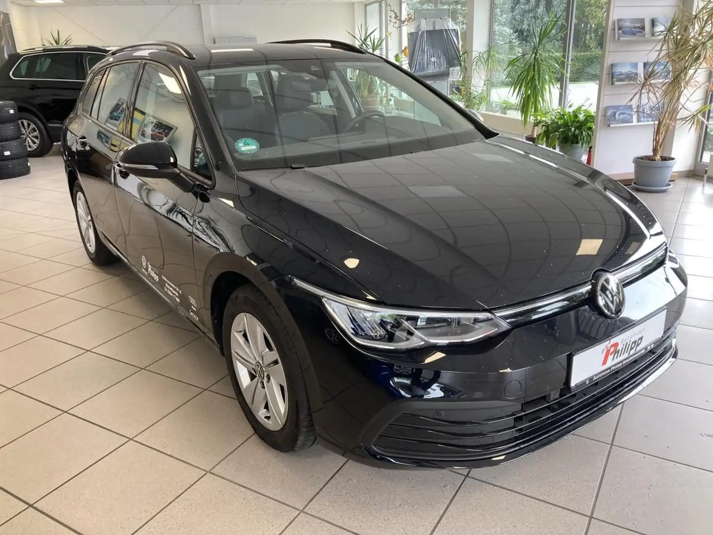 Volkswagen Golf VIII Variant 1.0 TSI LIFE Schwarz - 2