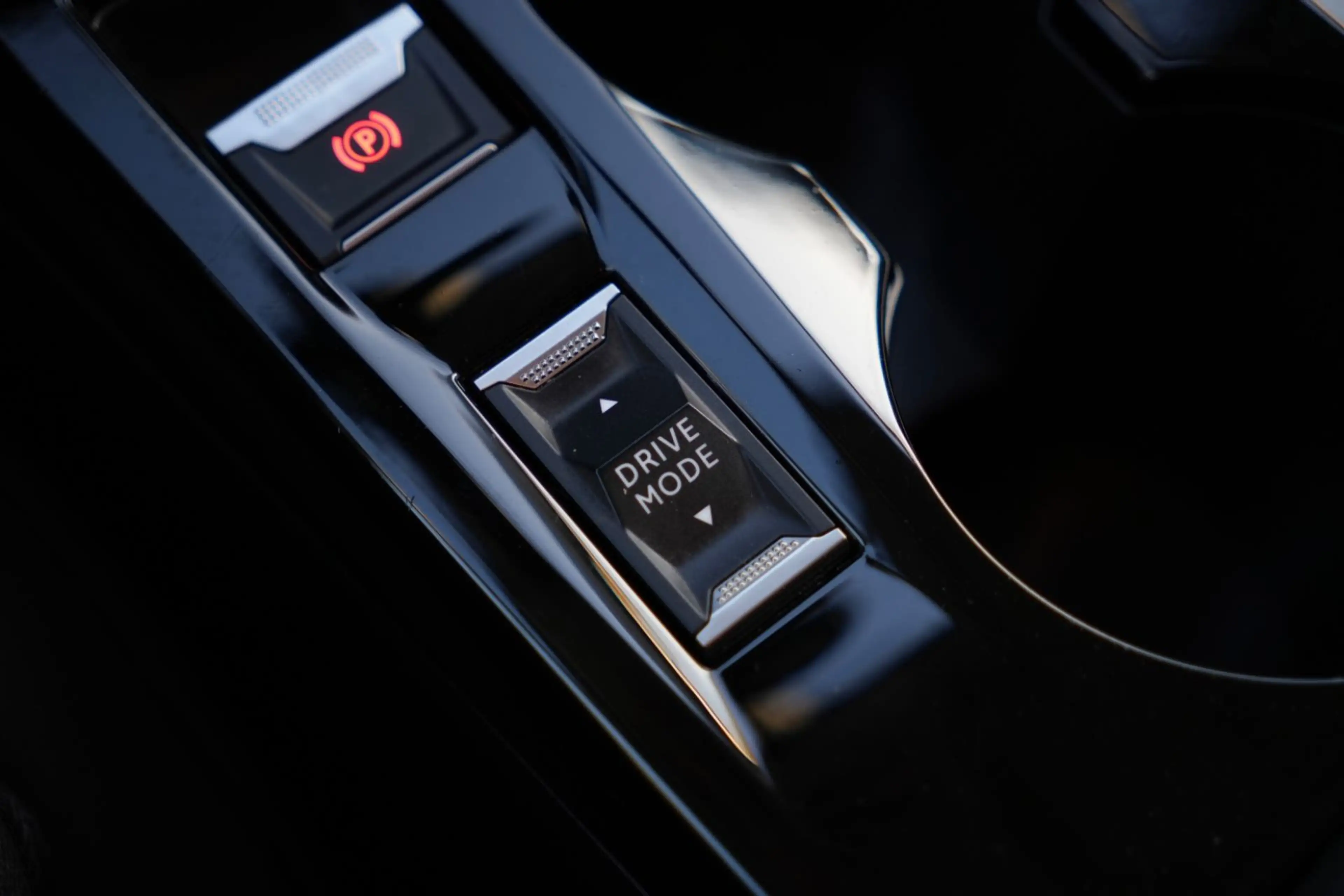 Peugeot 208 Allure Pack/KAMERA/NAVI/TÜV NEU/BLUETOOTH — photo 26