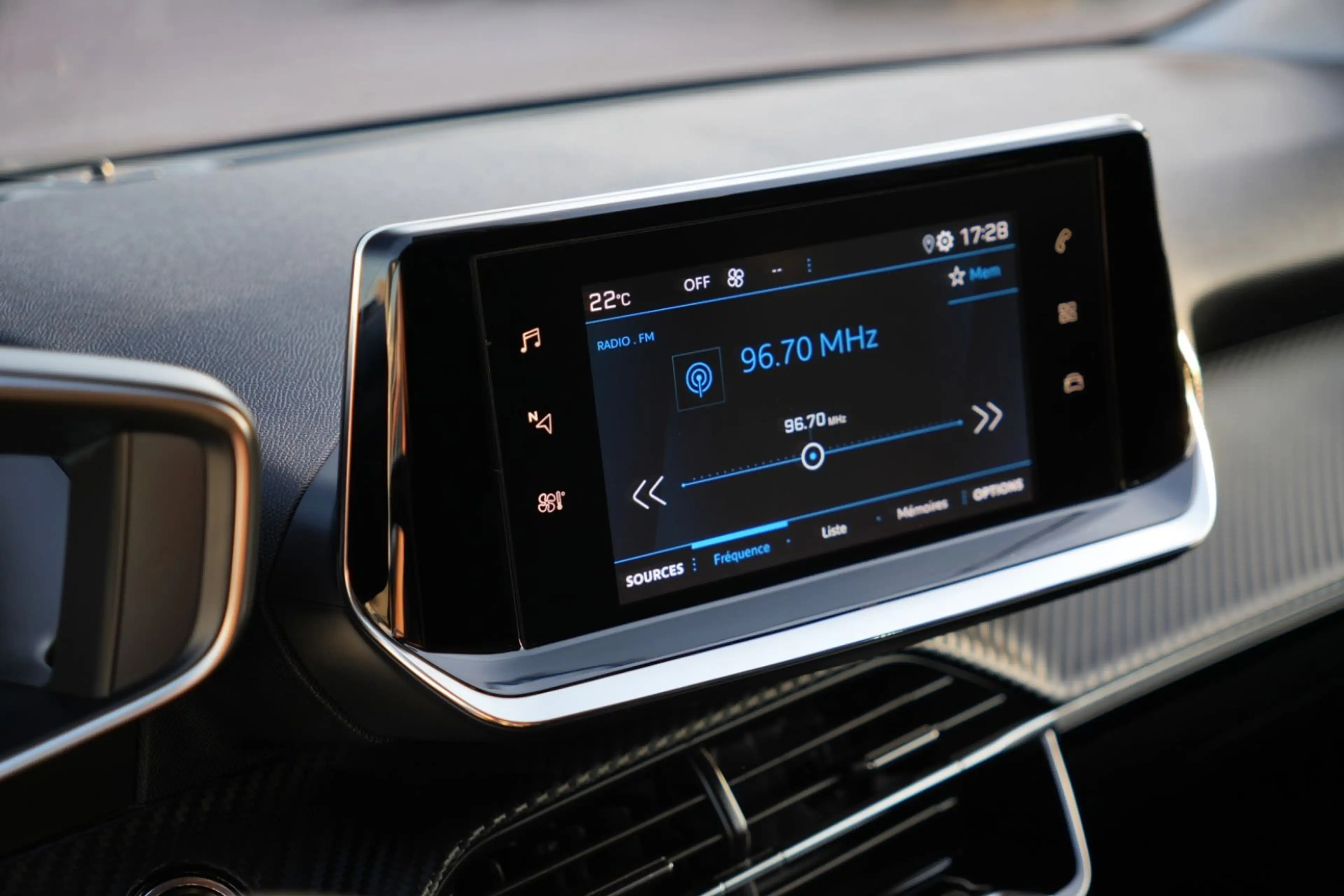 Peugeot 208 Allure Pack/KAMERA/NAVI/TÜV NEU/BLUETOOTH — photo 21
