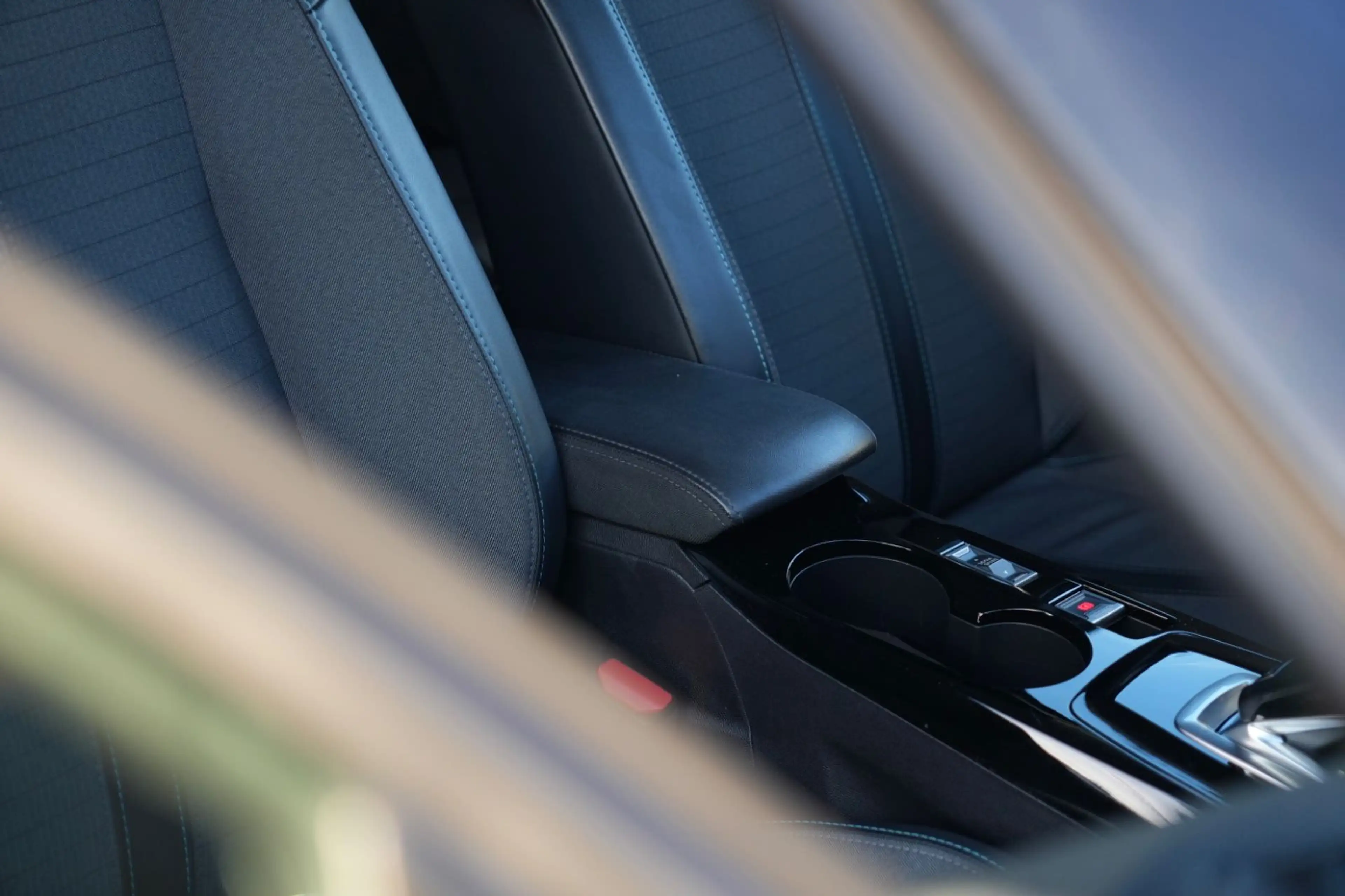 Peugeot 208 Allure Pack/KAMERA/NAVI/TÜV NEU/BLUETOOTH — photo 35