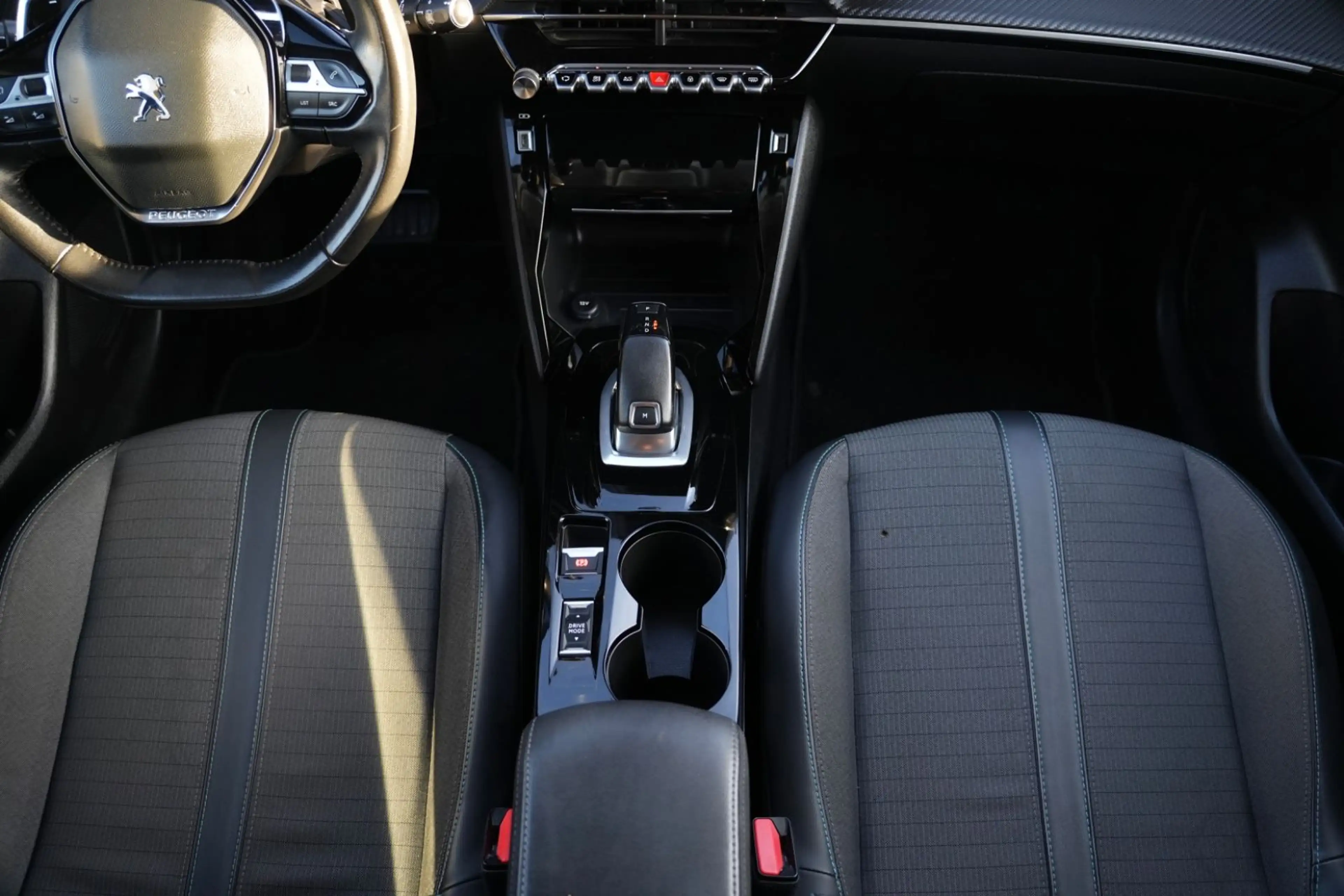 Peugeot 208 Allure Pack/KAMERA/NAVI/TÜV NEU/BLUETOOTH — photo 20