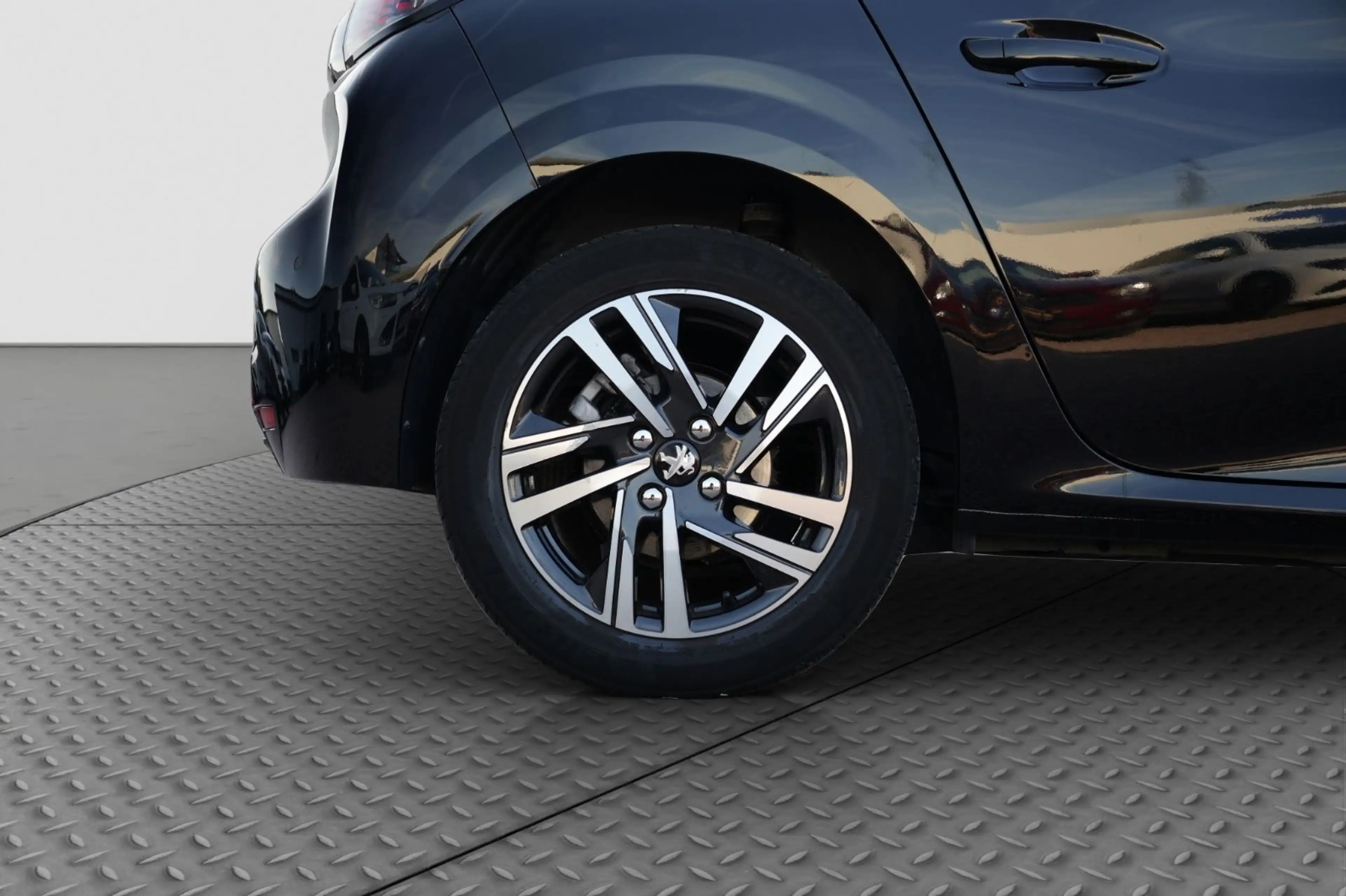 Peugeot 208 Allure Pack/KAMERA/NAVI/TÜV NEU/BLUETOOTH — photo 46