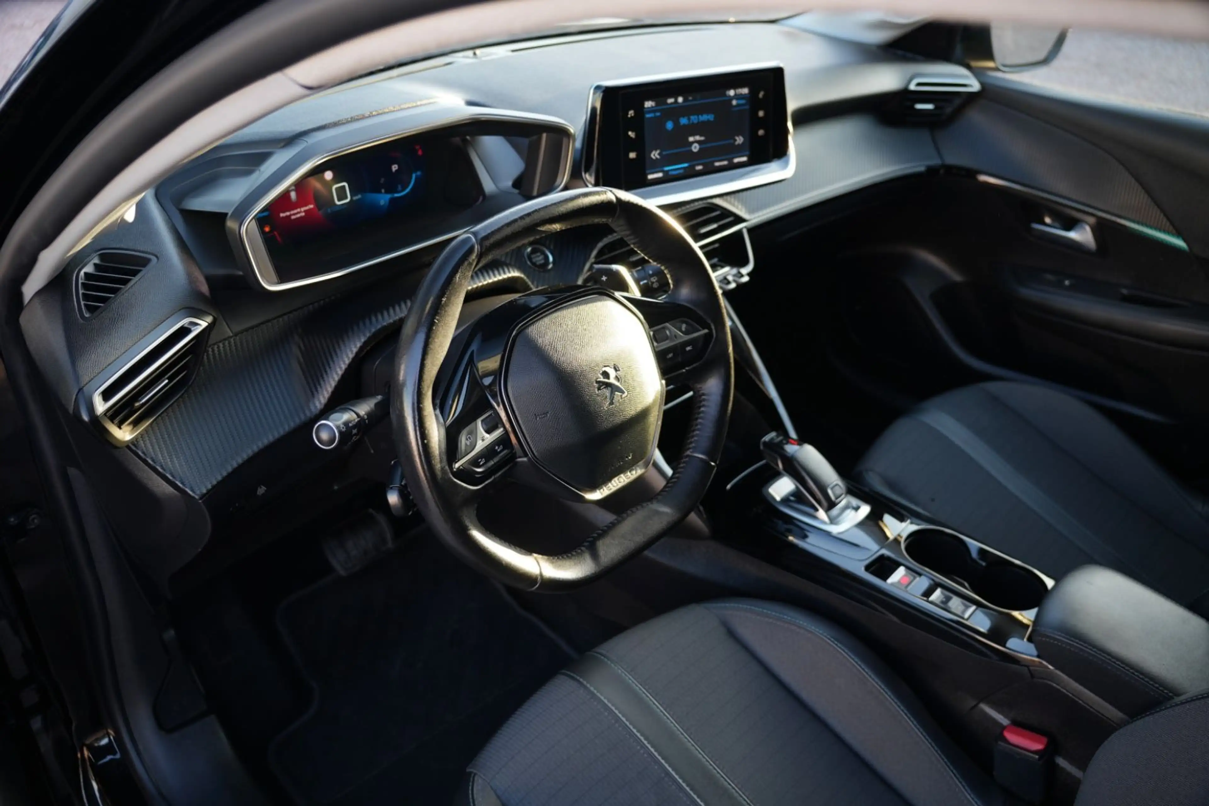 Peugeot 208 Allure Pack/KAMERA/NAVI/TÜV NEU/BLUETOOTH — photo 19