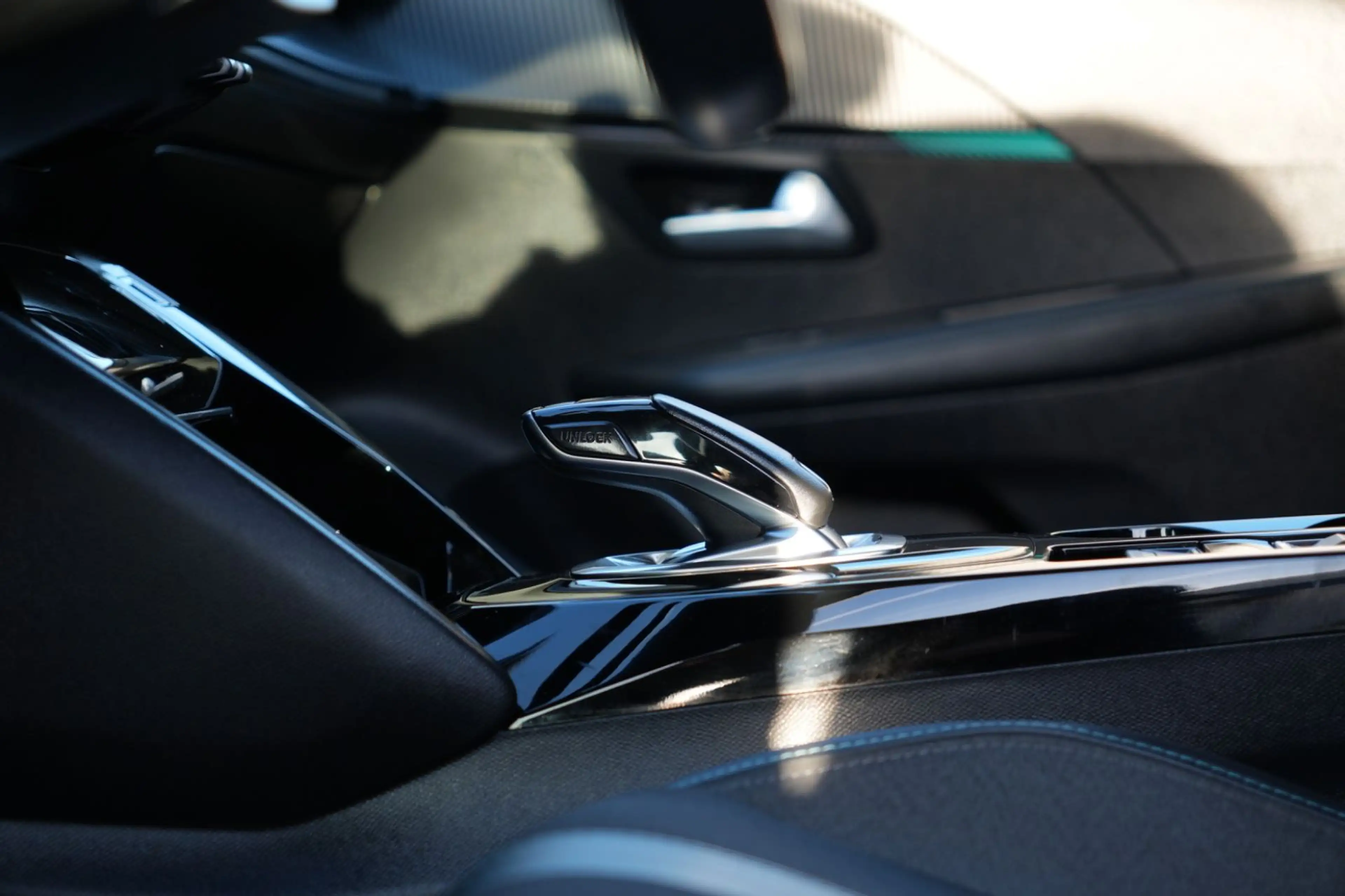 Peugeot 208 Allure Pack/KAMERA/NAVI/TÜV NEU/BLUETOOTH — photo 23