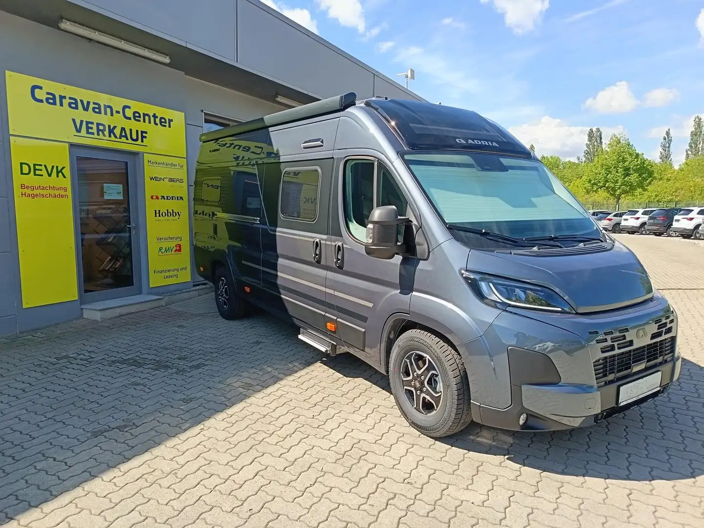 Adria Twin Edition 640 SGX Maxi 132kW*138L KÜHLSCHRANK Grau - 2