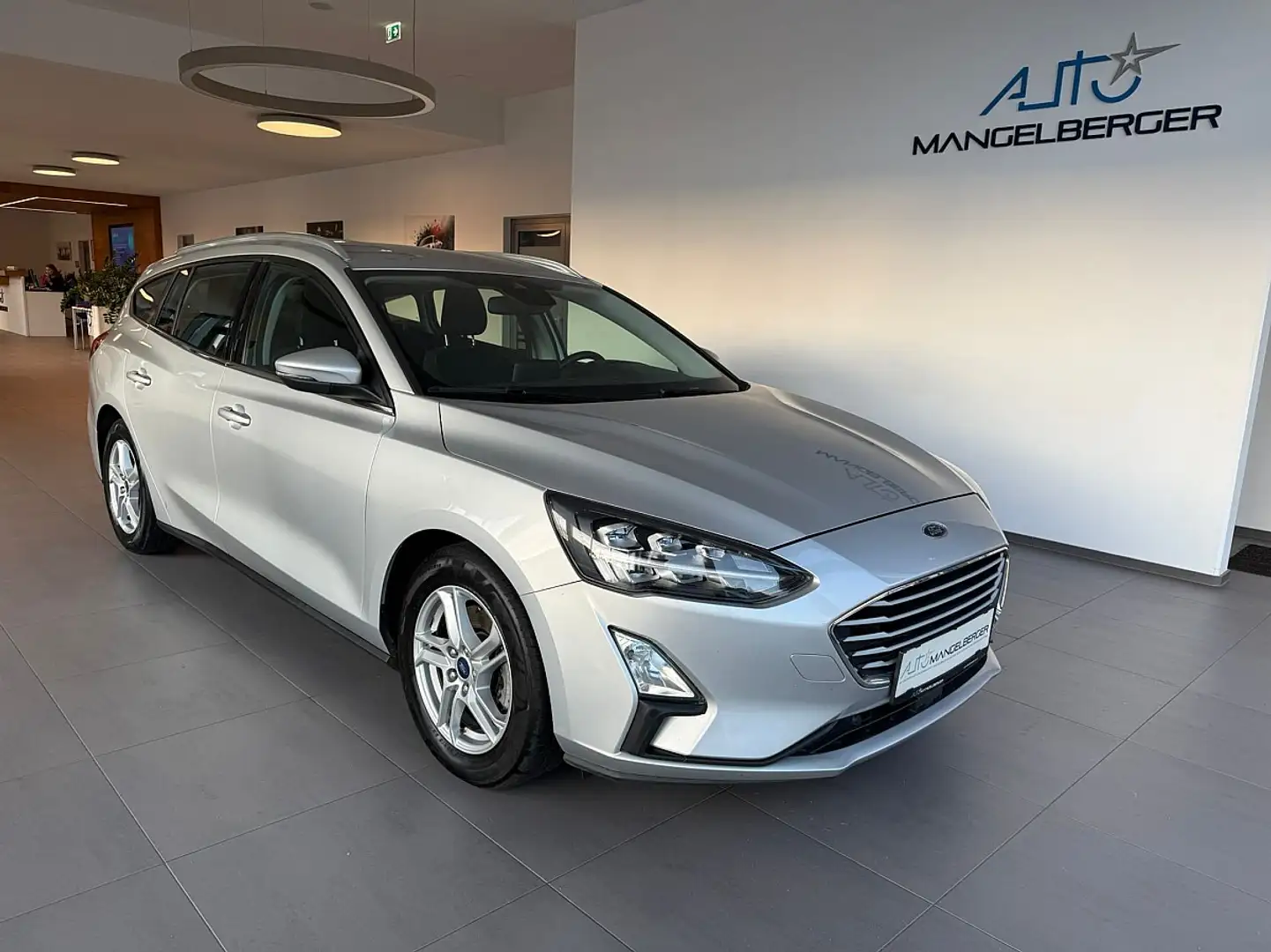 Ford Focus Traveller 1,5 EcoBlue Cool & Connect Silber - 1