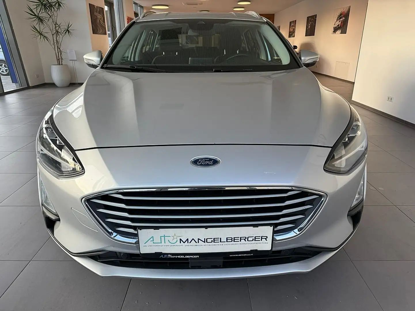 Ford Focus Traveller 1,5 EcoBlue Cool & Connect Silber - 2