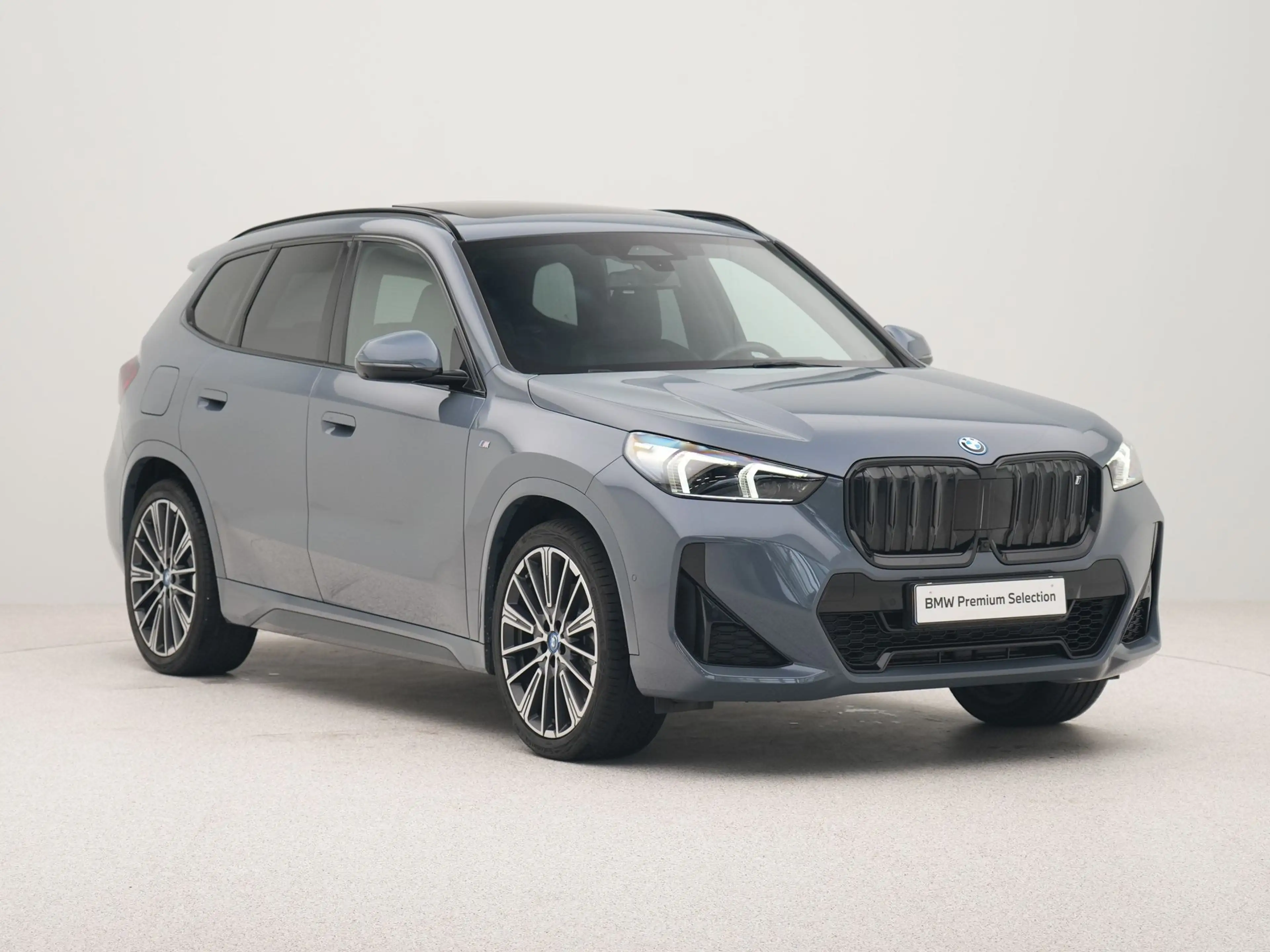 BMW iX1 xDrive30 Launch Edition 67 kWh Accu conditie 99% — photo 7