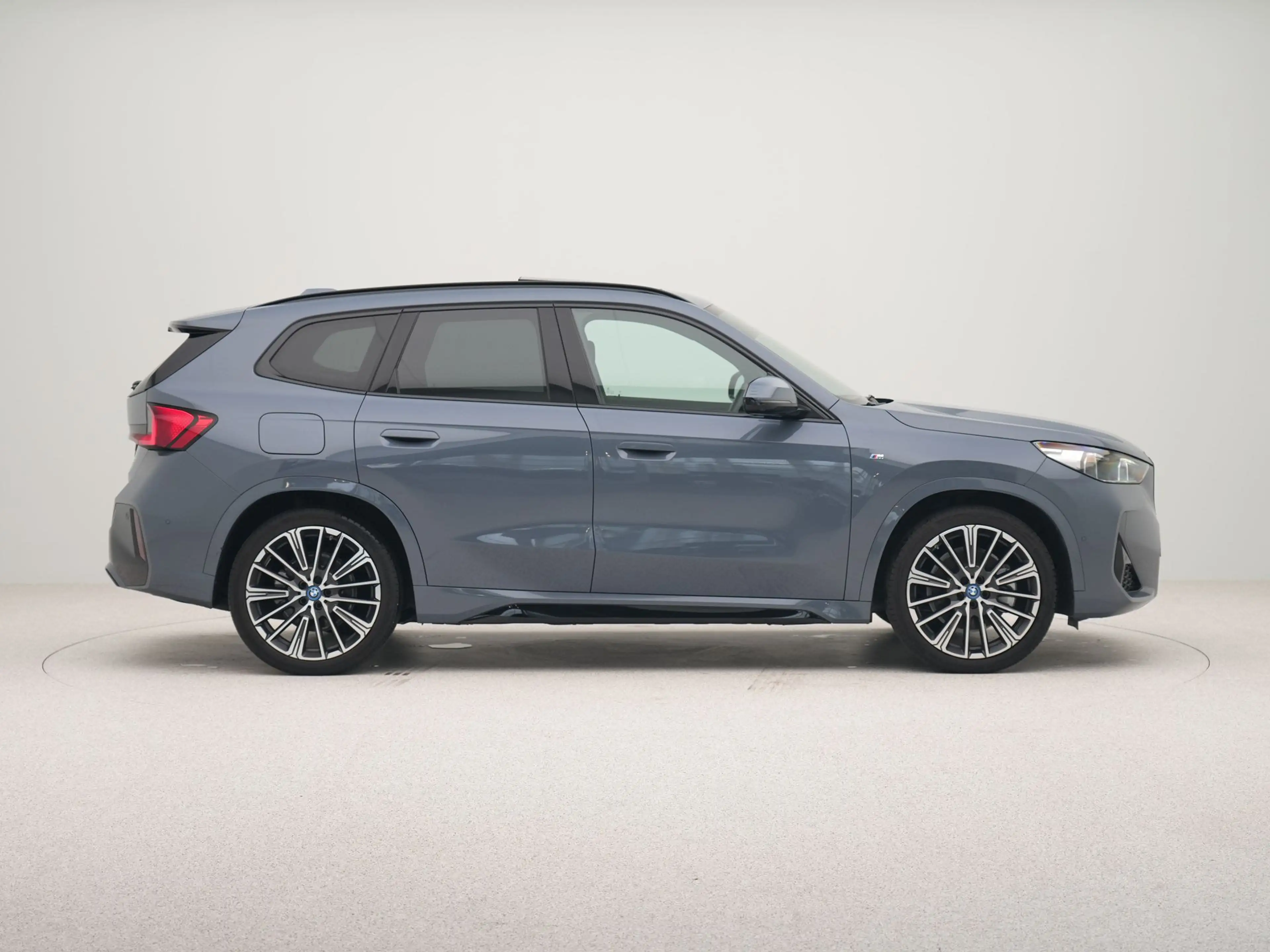 BMW iX1 xDrive30 Launch Edition 67 kWh Accu conditie 99% — photo 8