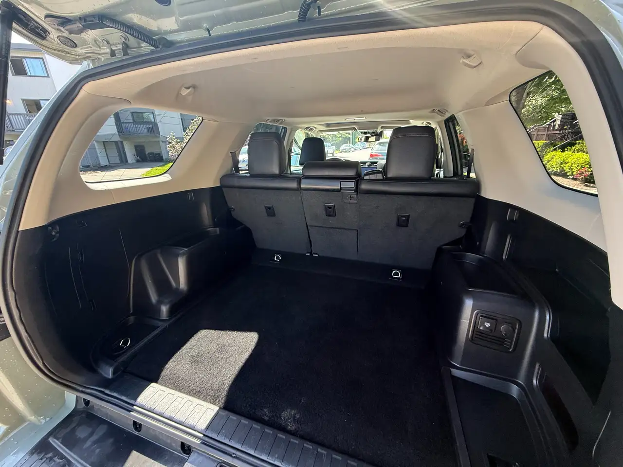 Toyota 4-Runner снимка Toyota 4-Runner